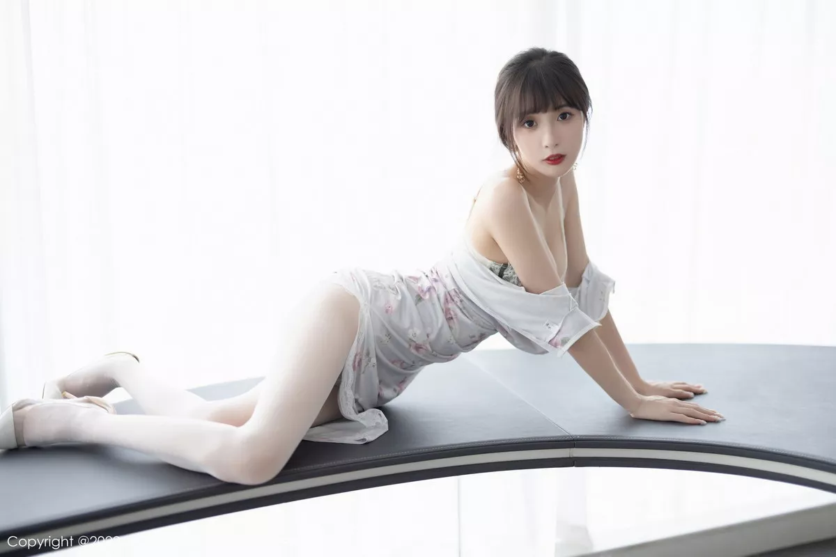 秀人集.com_[XiuRen秀人网]No.5757_模特林星阑白色图案旗袍露浅色蕾丝内衣配白丝袜甜美迷人写真90P