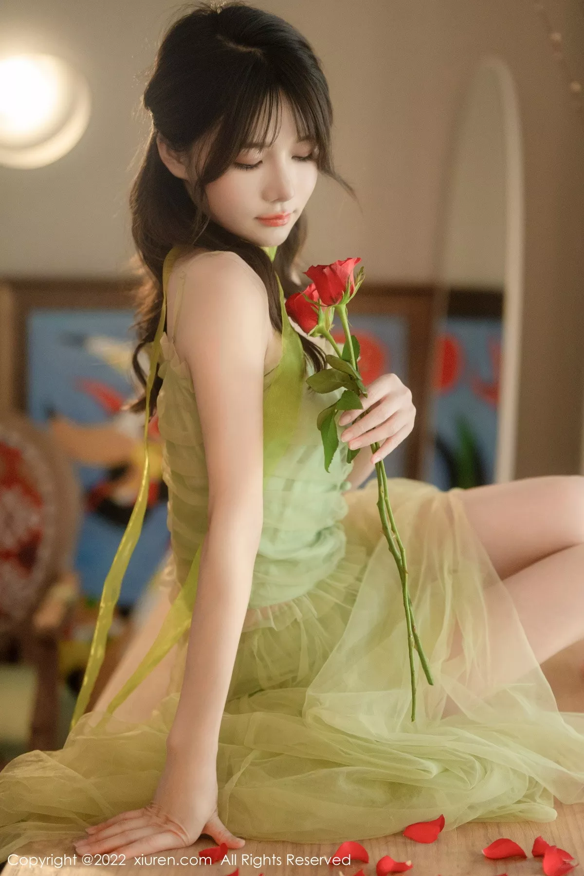 秀人集.com_[XiuRen秀人网]No.5875_模特婠婠么私房性感淡绿色连衣裙秀曼妙身姿白嫩美腿诱惑写真85P