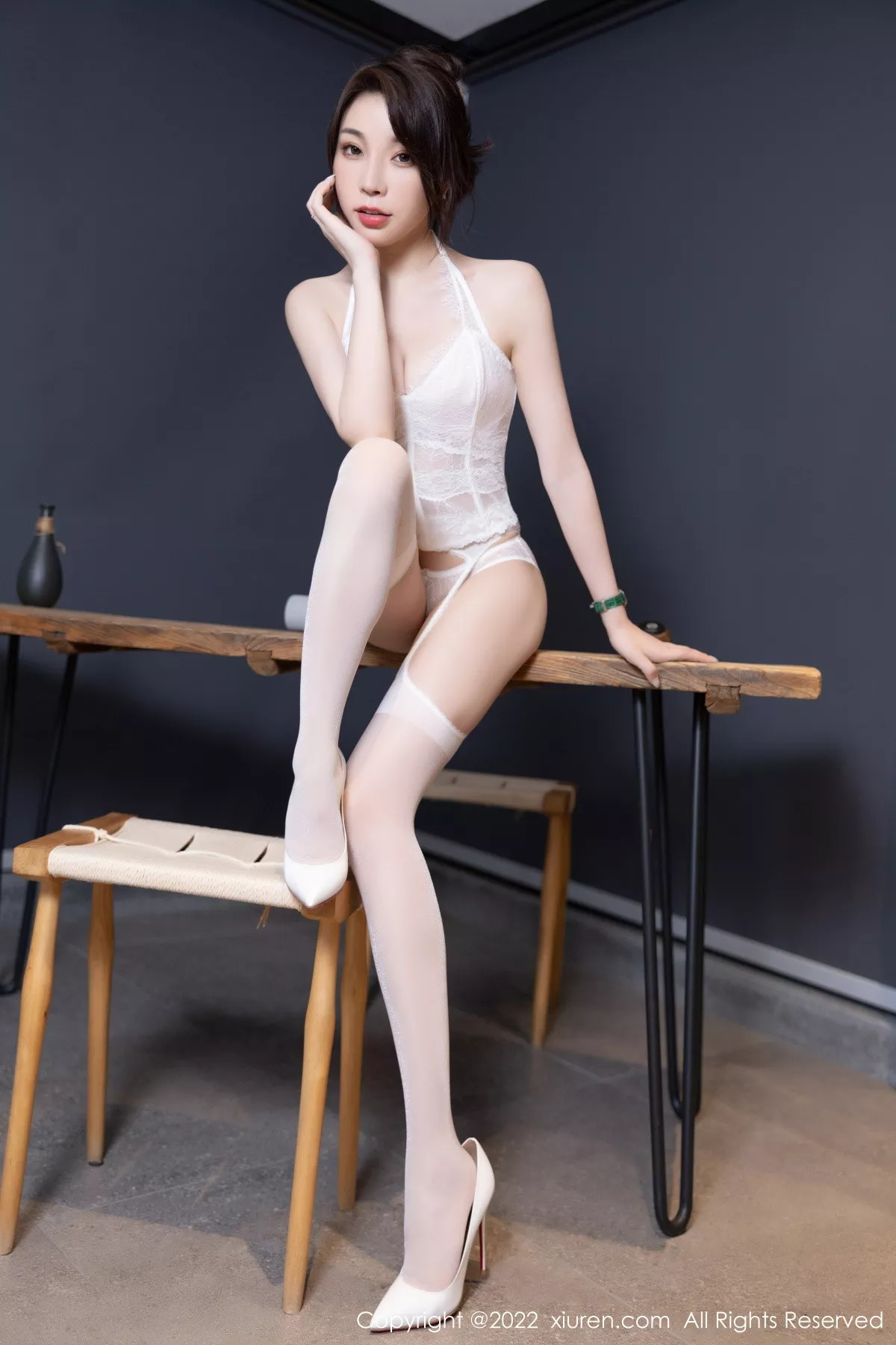 秀人集.com_[XiuRen秀人网]No.5880_女神徐莉芝Booty半脱露性感白色蕾丝内衣配白丝吊袜诱惑写真88P