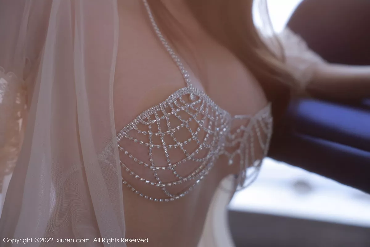 秀人集.com_[XiuRen秀人网]No.5761_模特甜妮私房轻透薄纱服露镶钻吊坠式内衣秀火辣身材诱惑写真60P