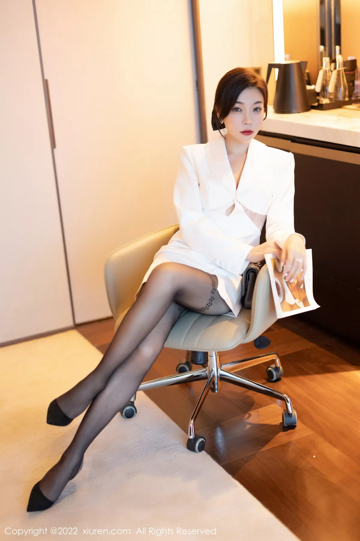 秀人集.com_[XiuRen秀人网]No.5770_女神徐莉芝Booty脱白上衣露浅色情趣蕾丝内衣超薄黑丝诱惑写真84P