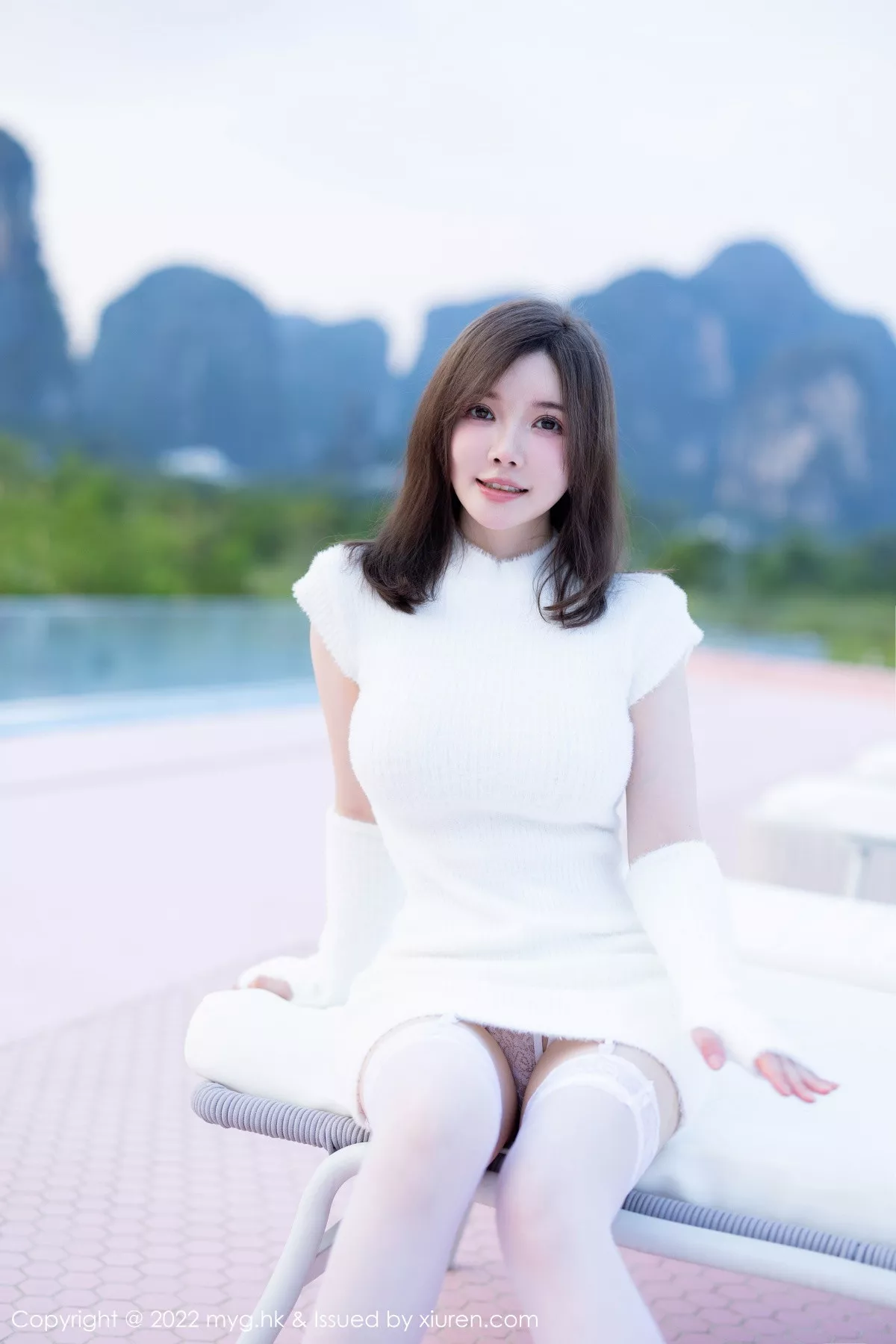 秀人集.com_[MyGirl美媛馆]Vol.644_模特糯美子脱性感白色连衣短裙露蕾丝内衣配白丝吊袜诱惑写真65P