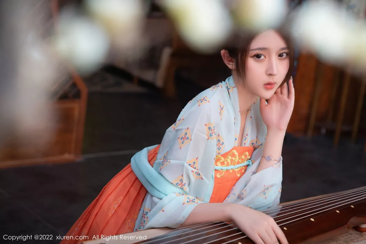 秀人集.com_[XiuRen秀人网]No.5772_模特夏甜甜浅蓝色古装服饰配超薄原色丝袜秀美腿性感迷人写真77P