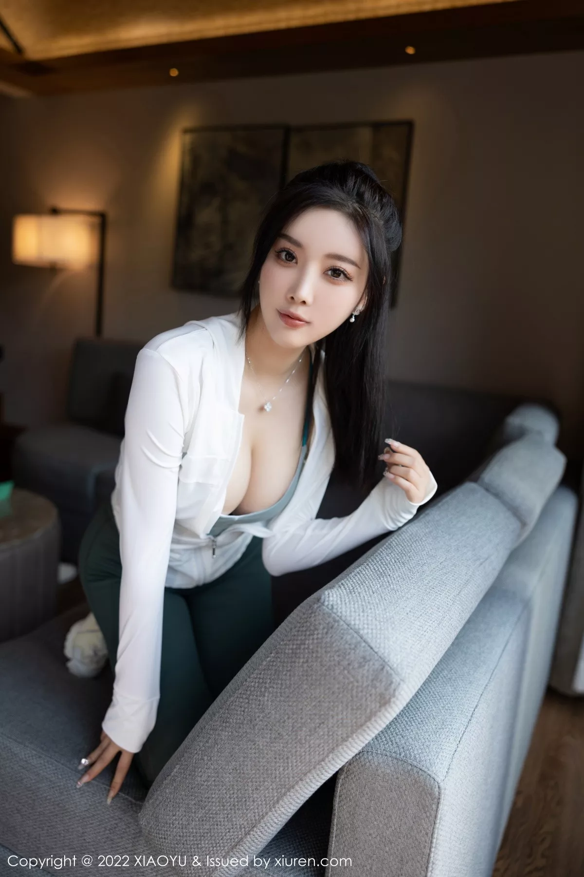 秀人集.com_[XiaoYu画语界]Vol.892_女神杨晨晨Yome性感白色外衣配紧身长裤秀完美身材诱惑写真95P