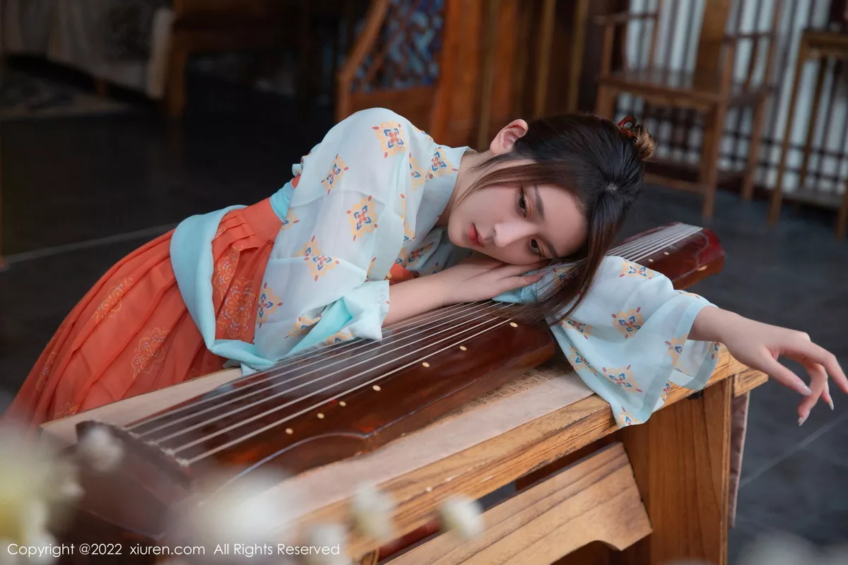 秀人集.com_[XiuRen秀人网]No.5772_模特夏甜甜浅蓝色古装服饰配超薄原色丝袜秀美腿性感迷人写真77P