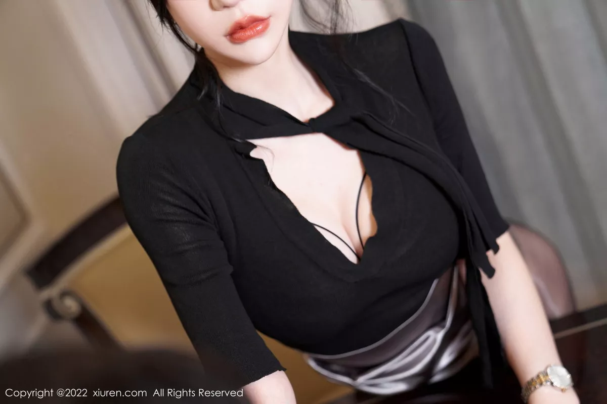 秀人集.com_[XiuRen秀人网]No.5777_女神周于希Sally黑上衣配浅色短裙露超薄闪亮黑丝极致魅惑写真89P