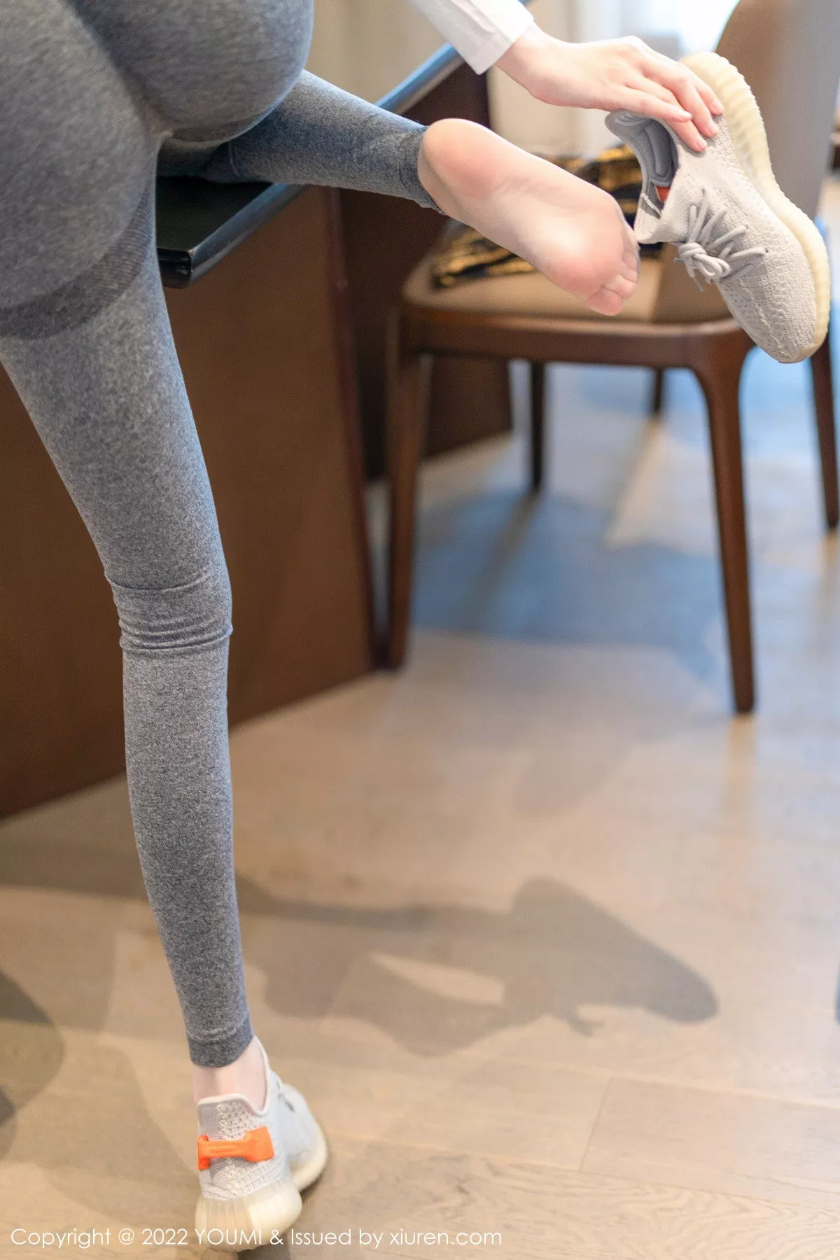 秀人集.com_[YouMi尤蜜荟]Vol.859_模特是小逗逗性感白上衣配紧身运动裤秀曼妙苗条身姿诱惑写真81P