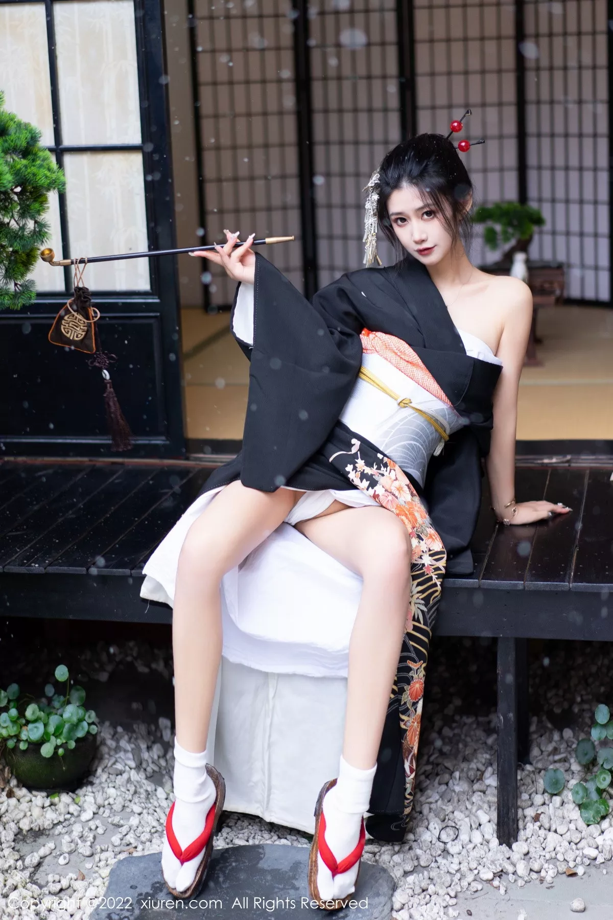 秀人集.com_[XiuRen秀人网]No.5932_模特laura阿姣性感深色日式和服半脱秀柔美身材迷人诱惑写真74P