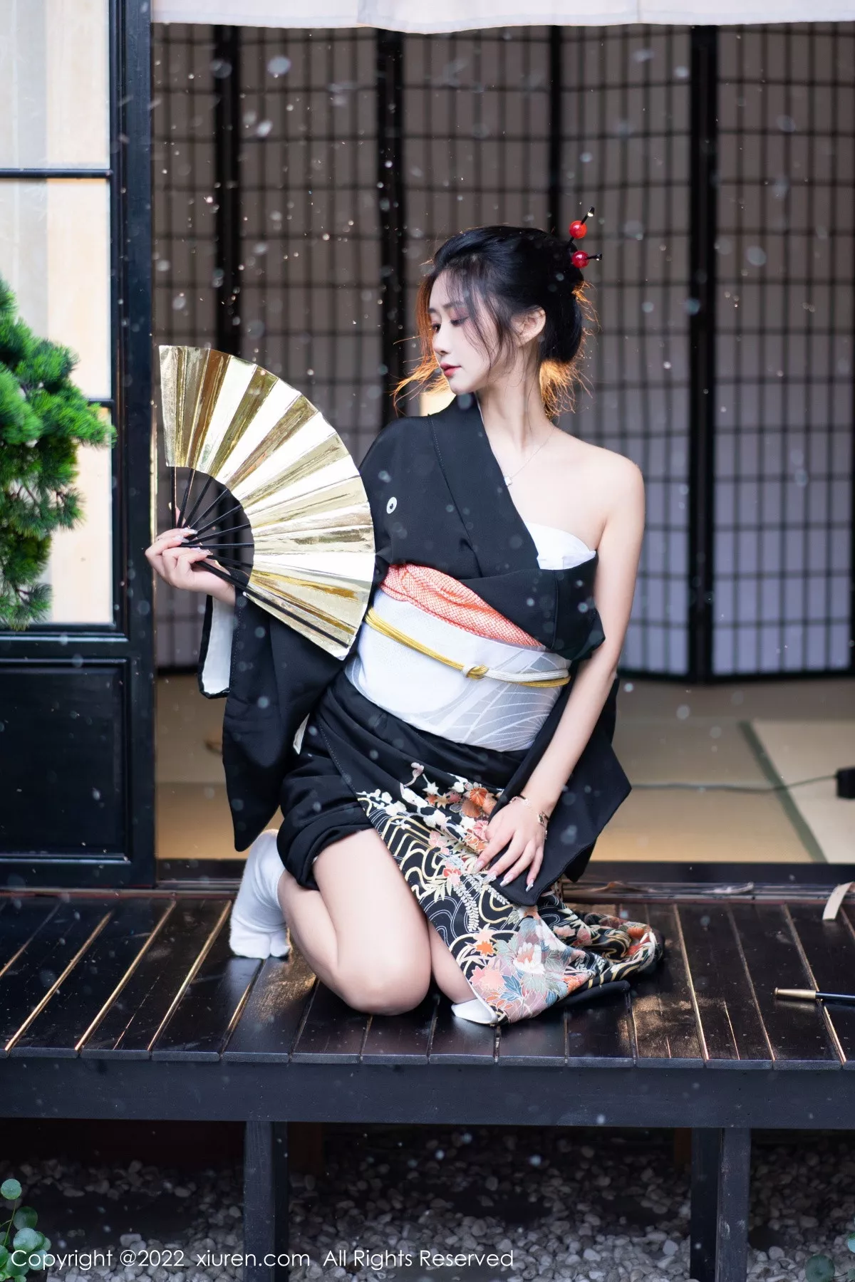 秀人集.com_[XiuRen秀人网]No.5932_模特laura阿姣性感深色日式和服半脱秀柔美身材迷人诱惑写真74P