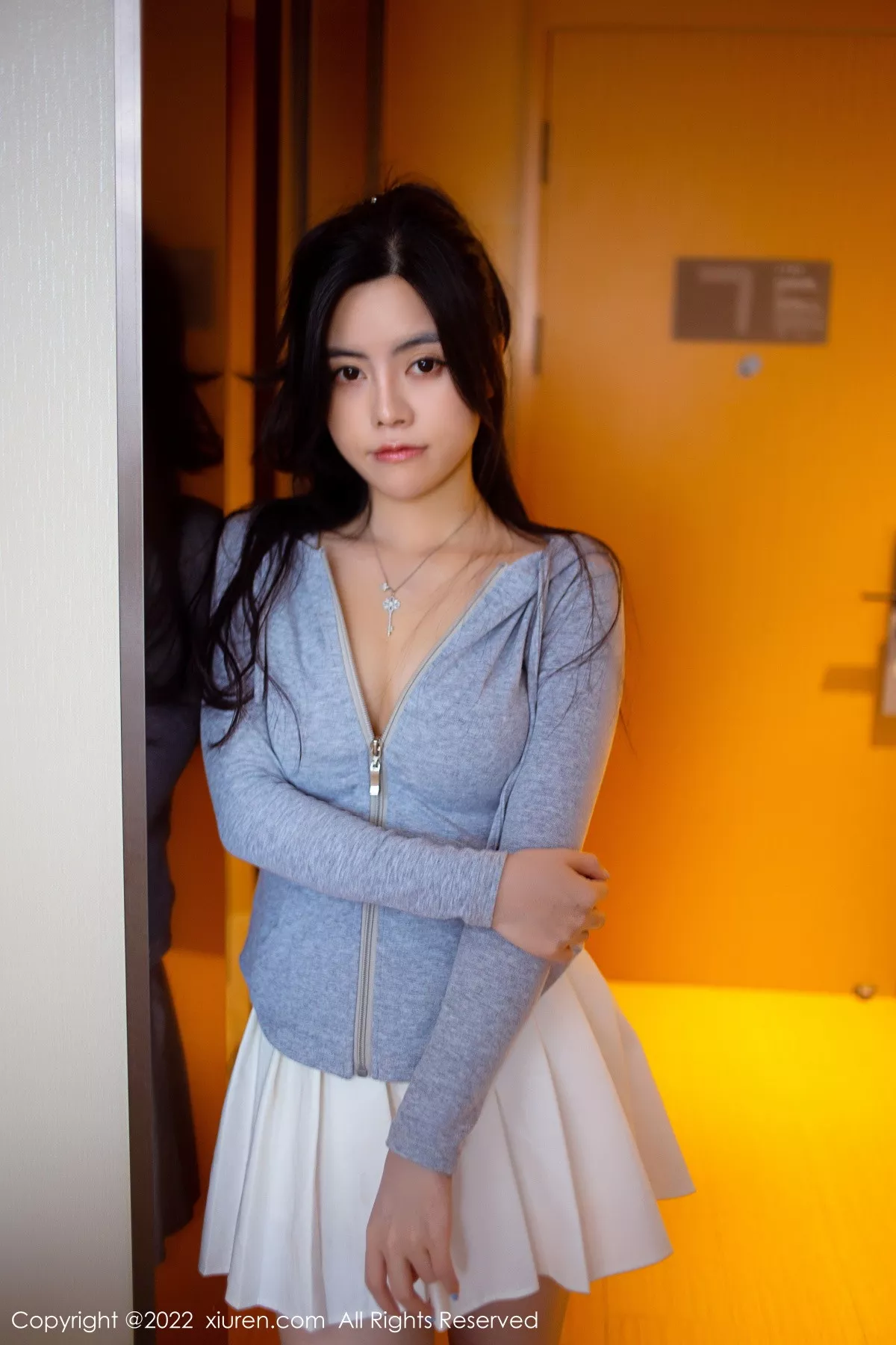 秀人集.com_[XiuRen秀人网]No.5929_模特白甜私房多套服饰性感白色真空系列秀完美身材迷人诱惑写真94P