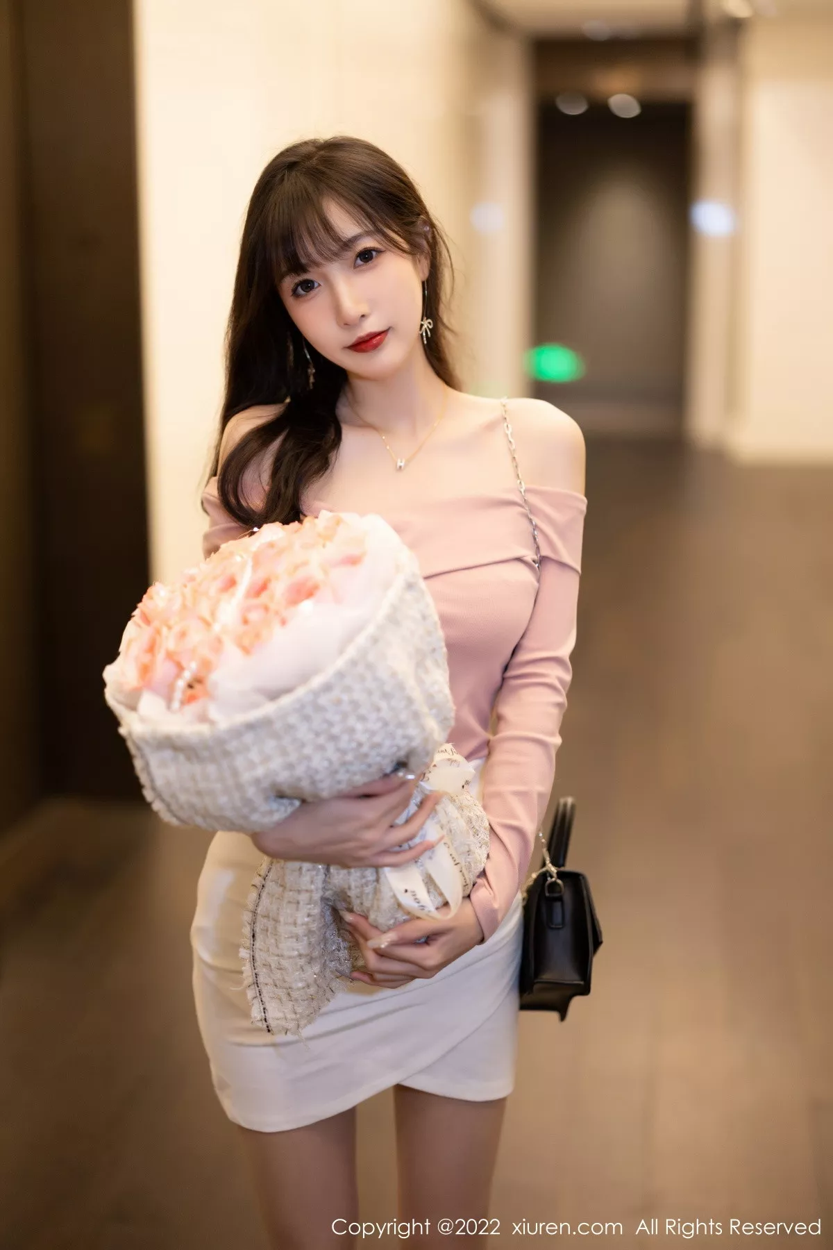 秀人集.com_[XiuRen秀人网]No.5934_模特林星阑紫色露肩上衣配白短裙露蕾丝内衣开档肉丝诱惑写真81P