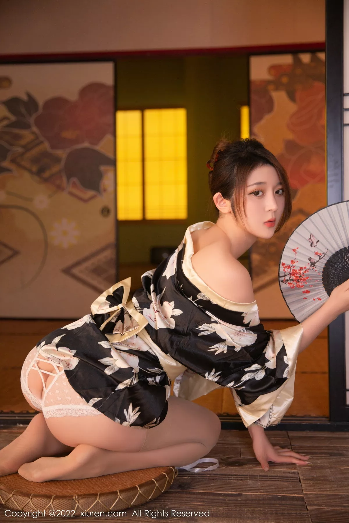 秀人集.com_[XiuRen秀人网]No.5942_模特夏甜甜性感黑色日式和服配超薄肉丝半脱秀完美身材诱惑写真79P