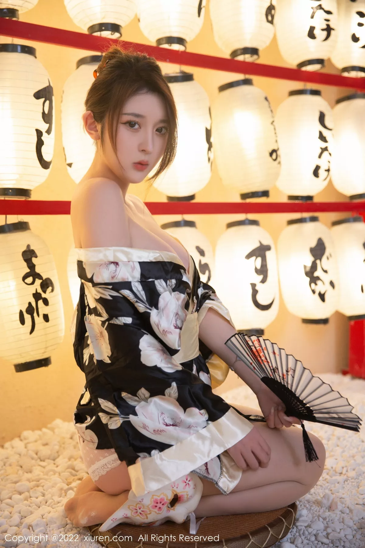 秀人集.com_[XiuRen秀人网]No.5942_模特夏甜甜性感黑色日式和服配超薄肉丝半脱秀完美身材诱惑写真79P