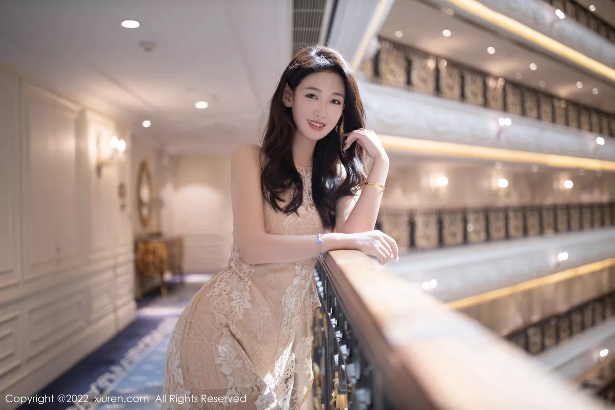 秀人集.com_[XiuRen秀人网]No.5954_模特唐安琪性感金色蕾丝礼裙配开档肉丝秀曼妙身姿诱惑写真80P