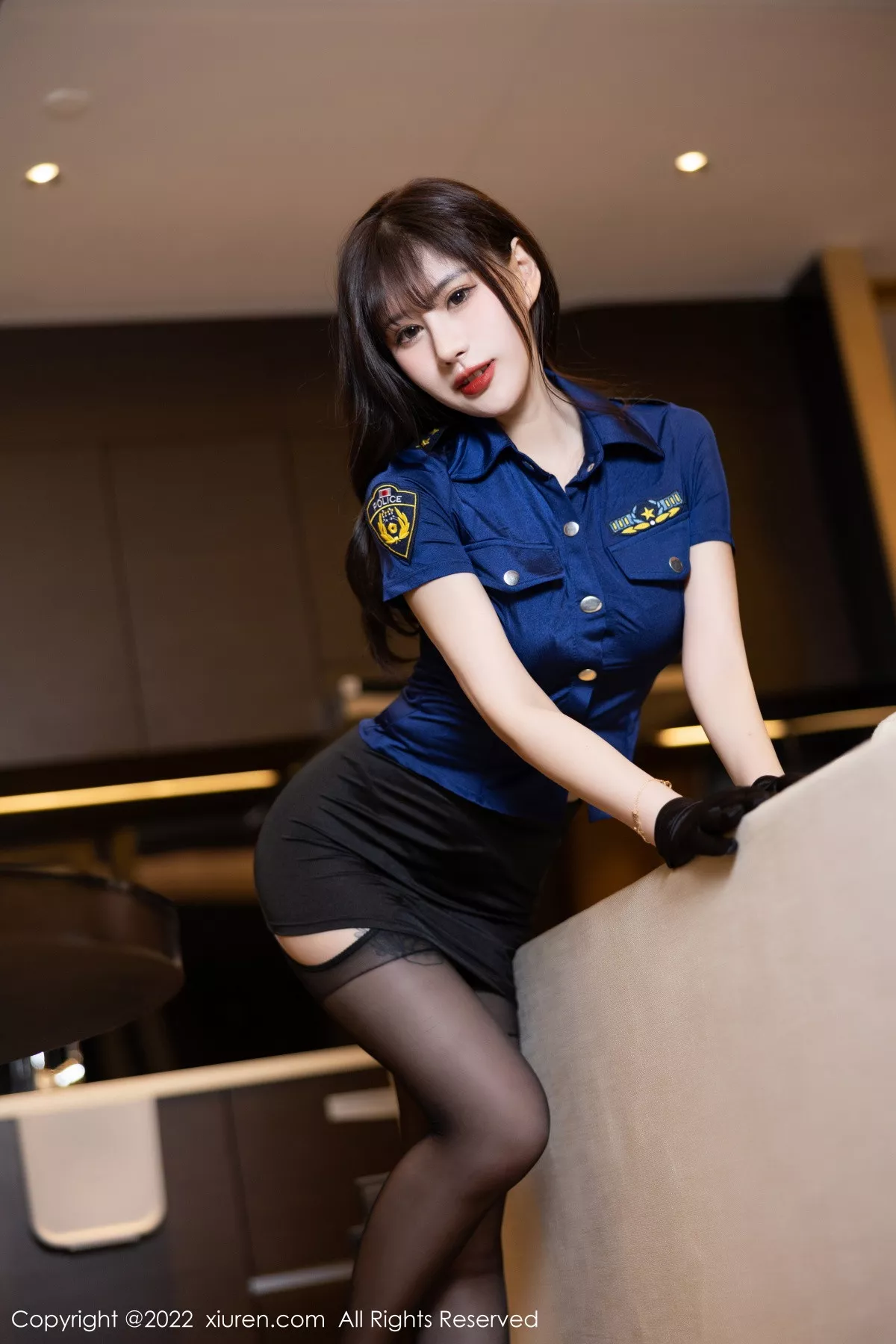 秀人集.com_[XiuRen秀人网]No.5966_模特张欣欣蓝色上衣配黑短裙露性感蓝色内衣黑色吊袜诱惑写真77P