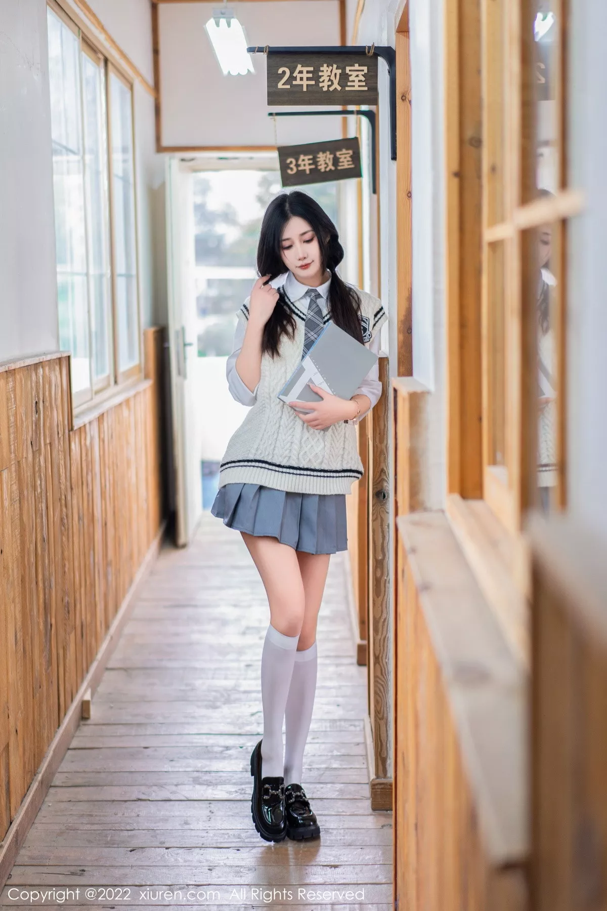 秀人集.com_[XiuRen秀人网]No.5970_模特Laura阿姣性感学妹短裙制服露白色内衣秀曼妙身姿迷人写真99P