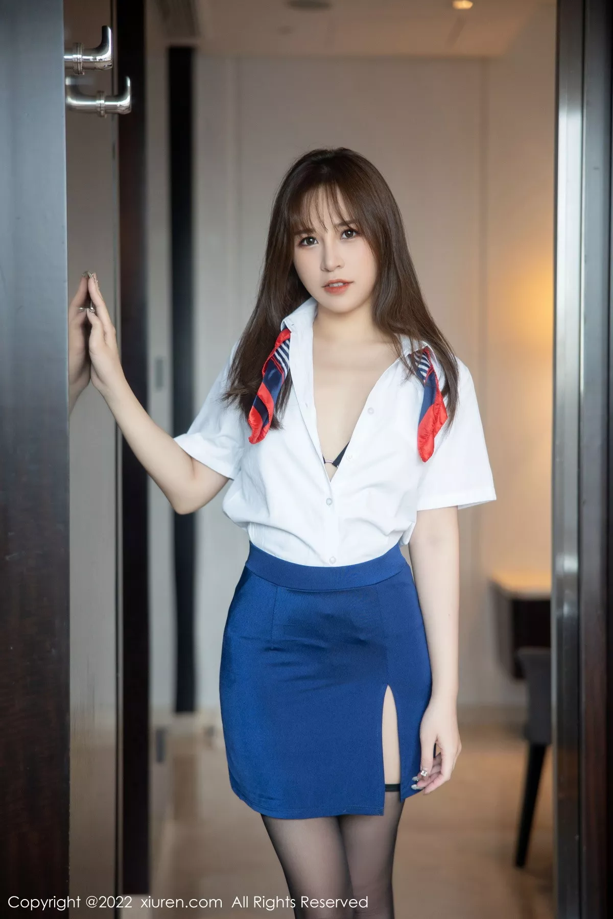 秀人集.com_[XiuRen秀人网]No.5967_模特icy猪白色上衣配蓝短裙露黑色内衣秀魔鬼身材迷人诱惑写真69P