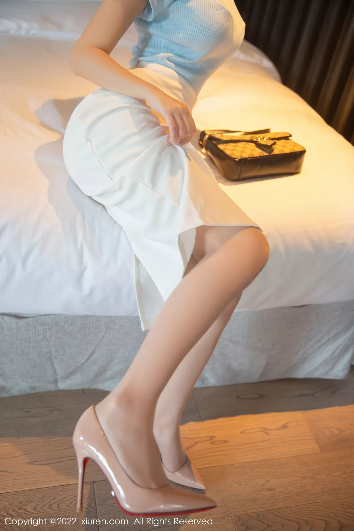 秀人集.com_[XiuRen秀人网]No.5968_模特熊小诺北京旅拍私房半脱露性感粉色内衣秀曼妙身姿诱惑写真76P