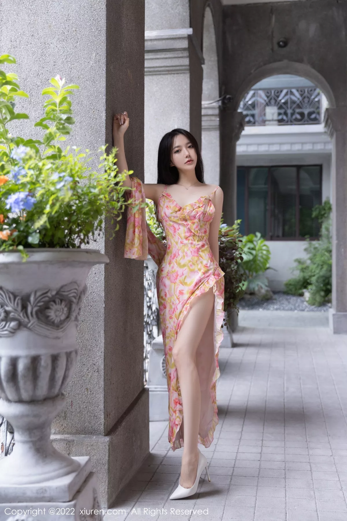 秀人集.com_[XiuRen秀人网]No.5979_模特鱼子酱Fish四季拍摄主题性感吊裙系列秀完美身材诱惑写真73P