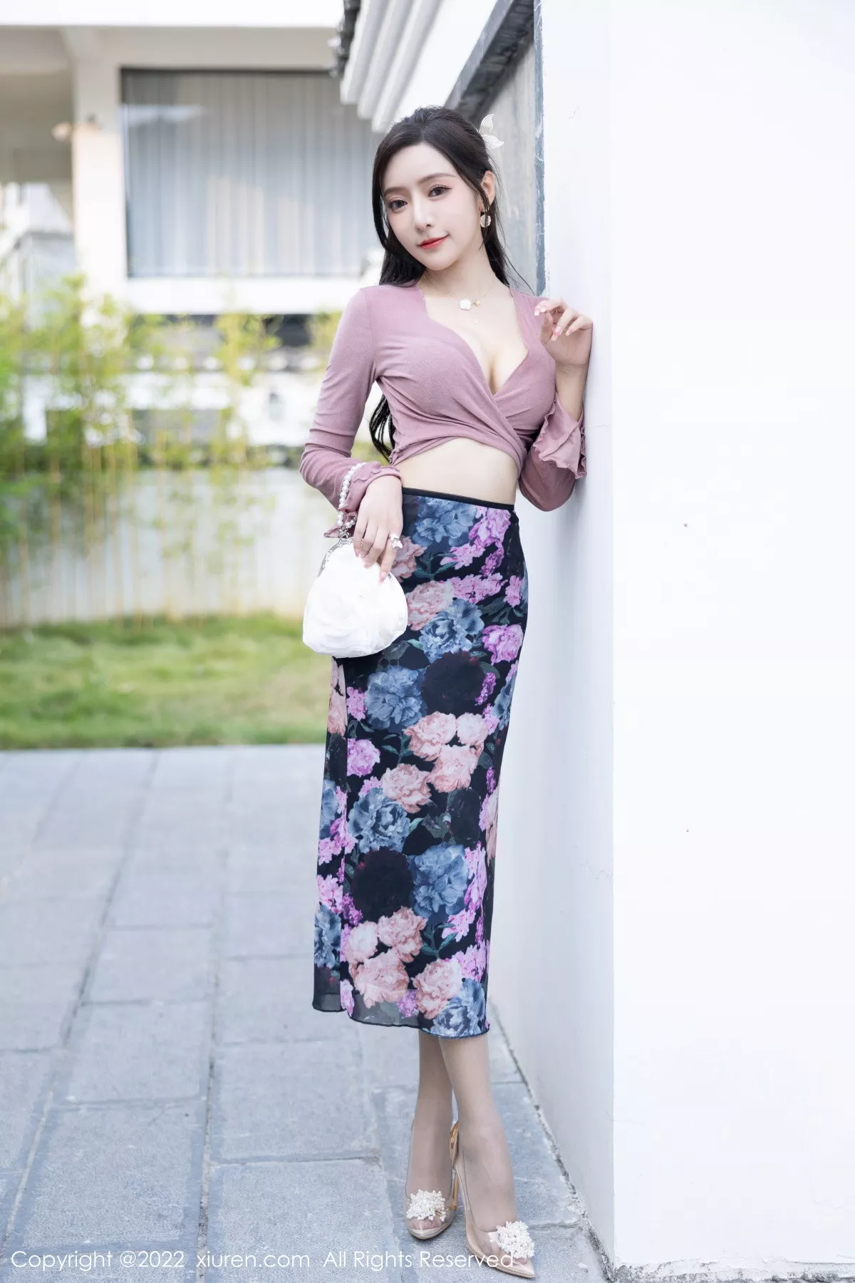 秀人集.com_[XiuRen秀人网]No.5985_女神王馨瑶yanni粉灰色上衣配花色长裙露蕾丝内衣撩人诱惑写真82P