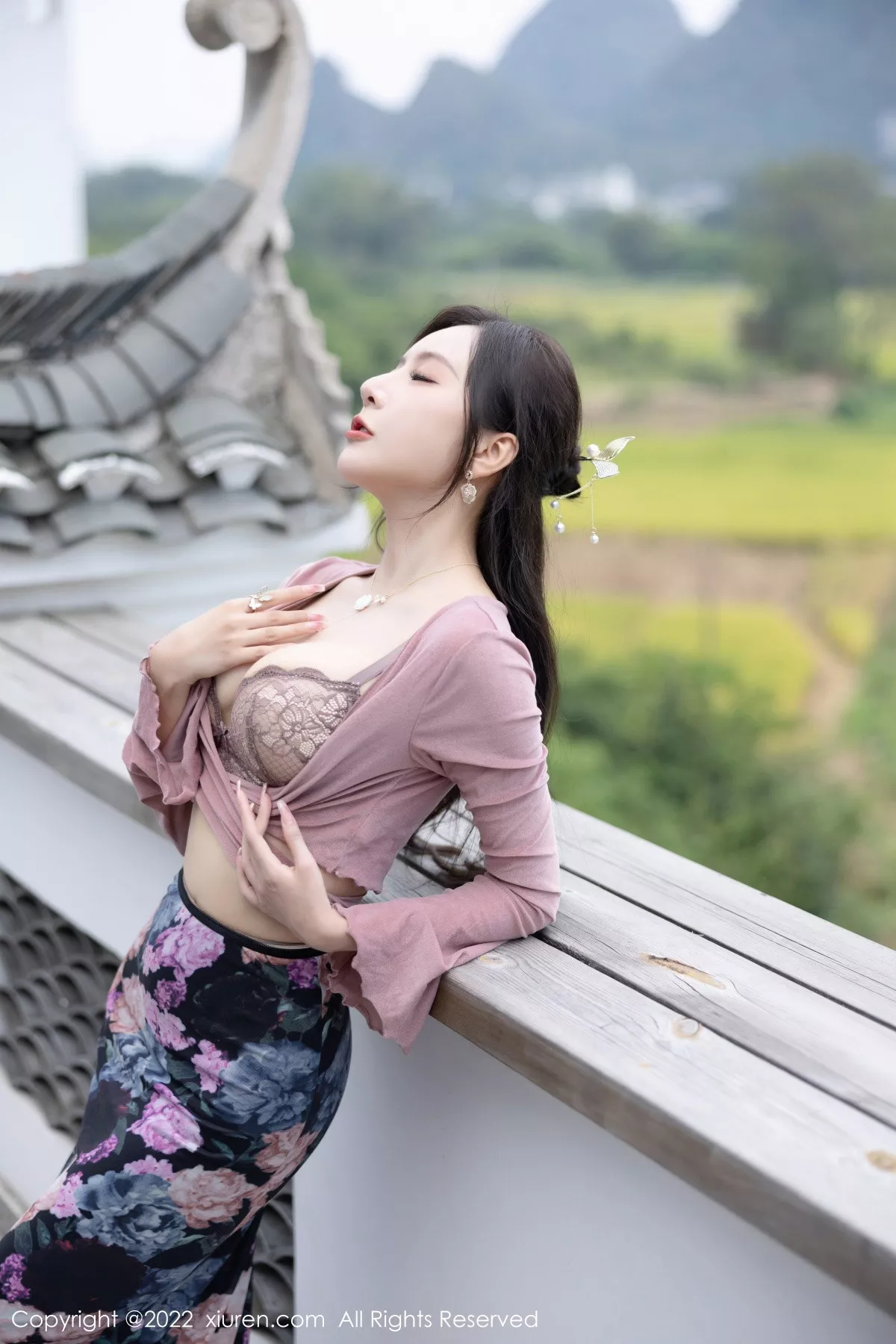 秀人集.com_[XiuRen秀人网]No.5985_女神王馨瑶yanni粉灰色上衣配花色长裙露蕾丝内衣撩人诱惑写真82P