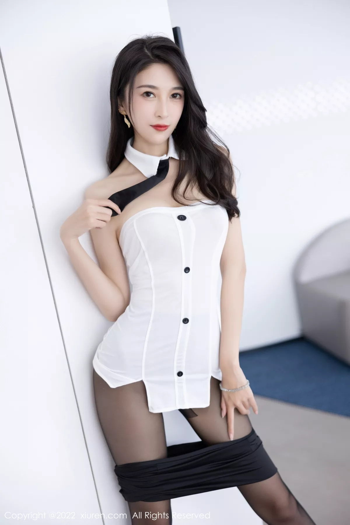 秀人集.com_[XiuRen秀人网]No.5995_模特林乐一白色露肩衣配黑短裙露超薄黑丝秀曼妙身姿诱惑写真88P