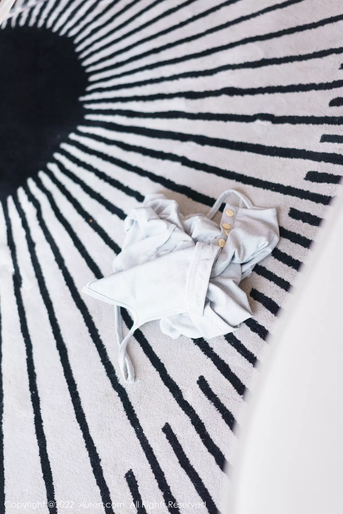 秀人集.com_[XiuRen秀人网]No.5999_新人模特夕颜浅灰色吊带连衣裙配原色丝袜秀曼妙身姿迷人写真63P