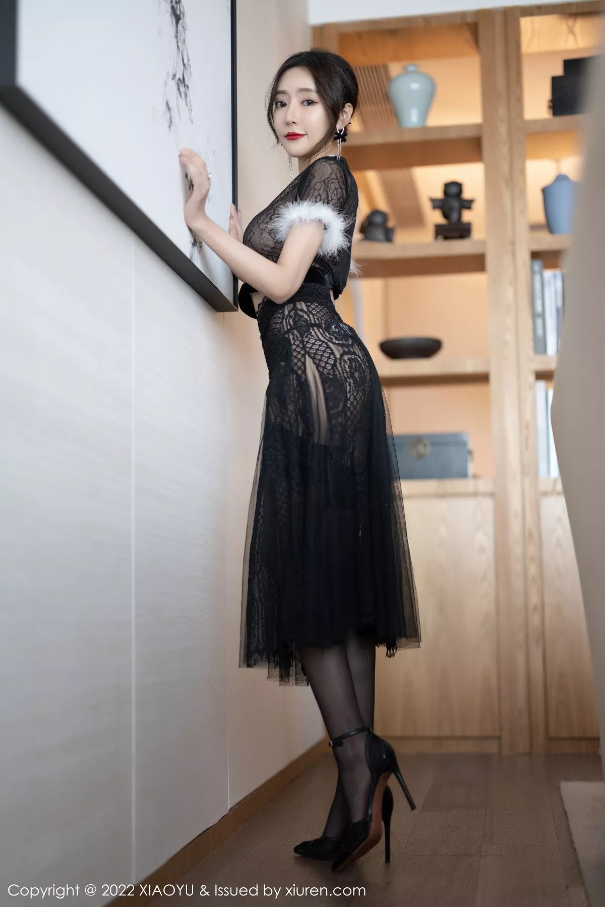 秀人集.com_[XiaoYu画语界]Vol.926_女神王馨瑶yanni性感黑色薄纱情趣旗袍配蕾丝袜惹火诱惑写真80P