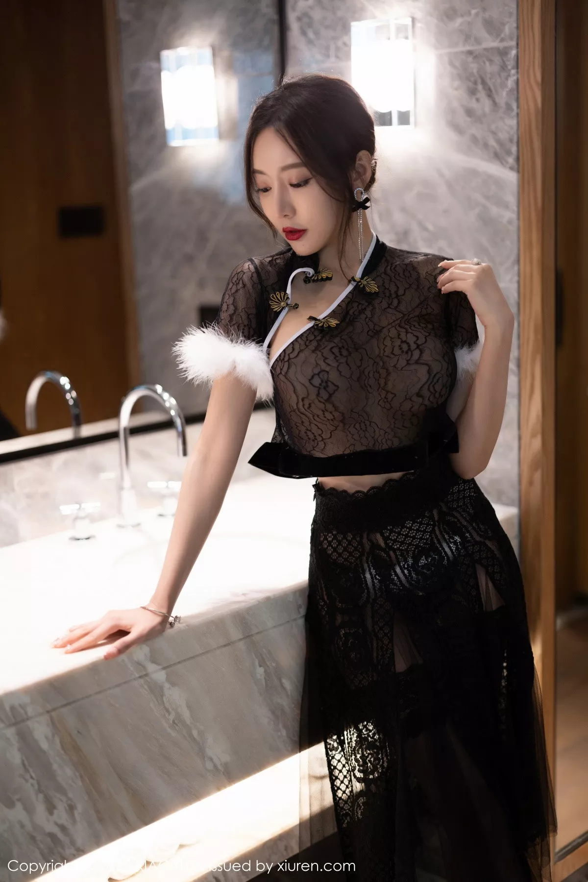 秀人集.com_[XiaoYu画语界]Vol.926_女神王馨瑶yanni性感黑色薄纱情趣旗袍配蕾丝袜惹火诱惑写真80P