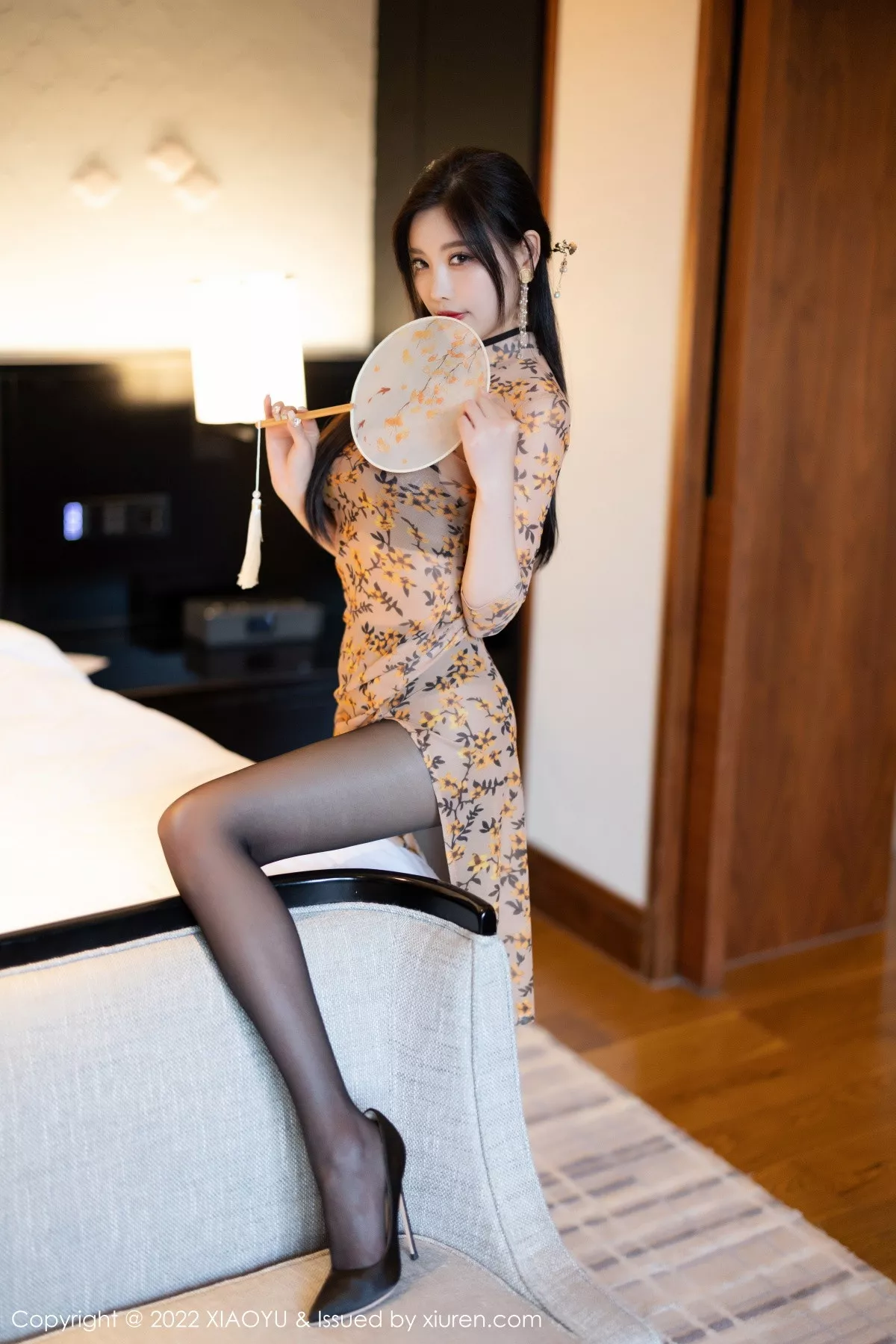 秀人集.com_[XiaoYu画语界]Vol.927_女神杨晨晨Yome脱轻透旗袍露黑色蕾丝内衣配开档黑丝诱惑写真88P