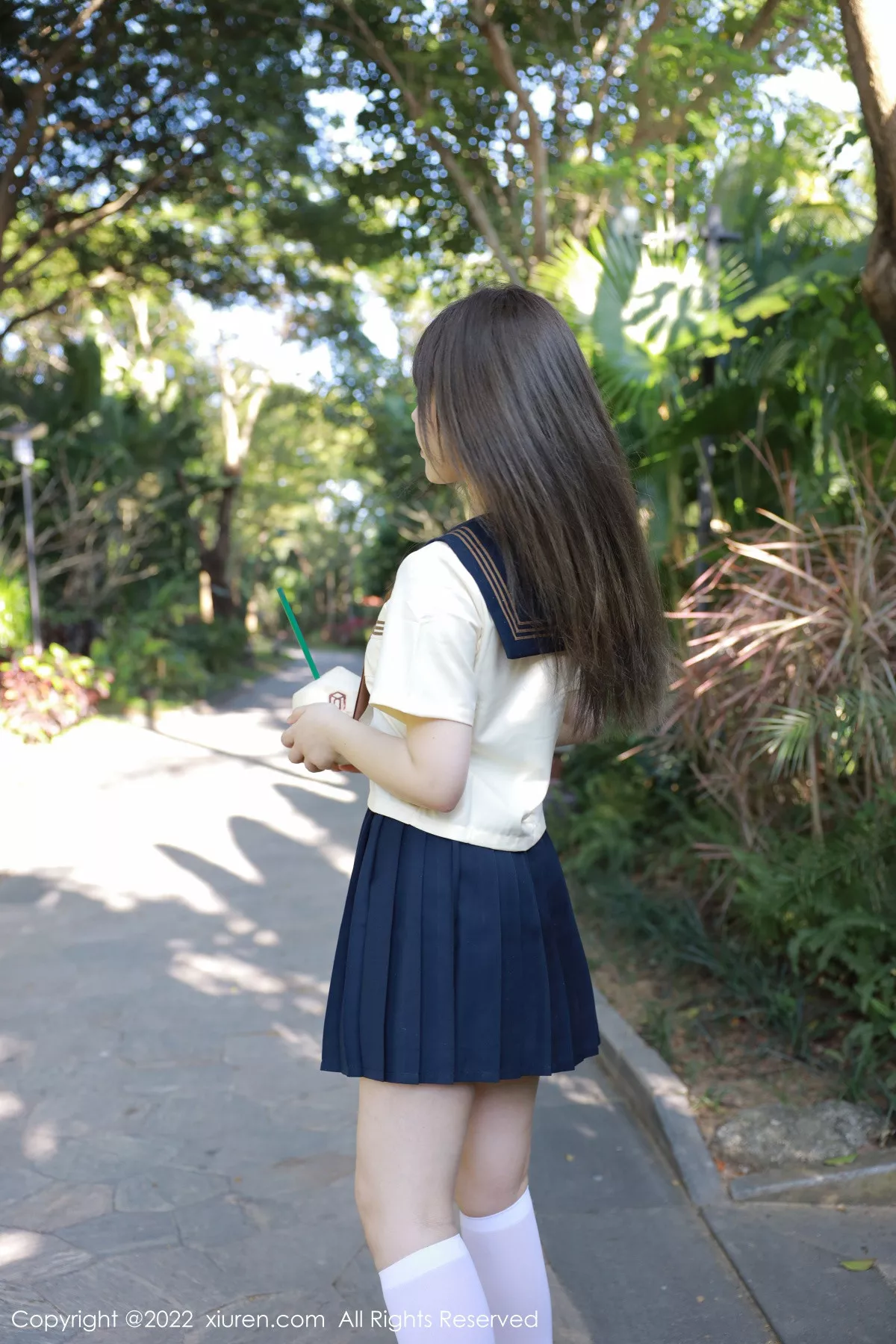 秀人集.com_[XiuRen秀人网]No.6021_女神Evelyn艾莉南京旅拍户外性感白色水手服秀完美身材诱惑写真66P