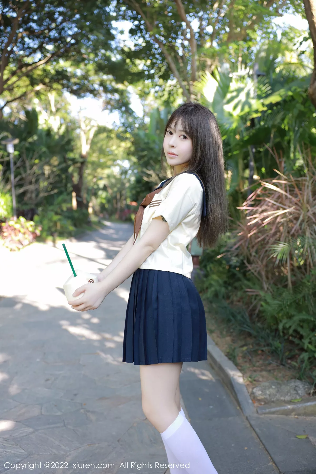 秀人集.com_[XiuRen秀人网]No.6021_女神Evelyn艾莉南京旅拍户外性感白色水手服秀完美身材诱惑写真66P