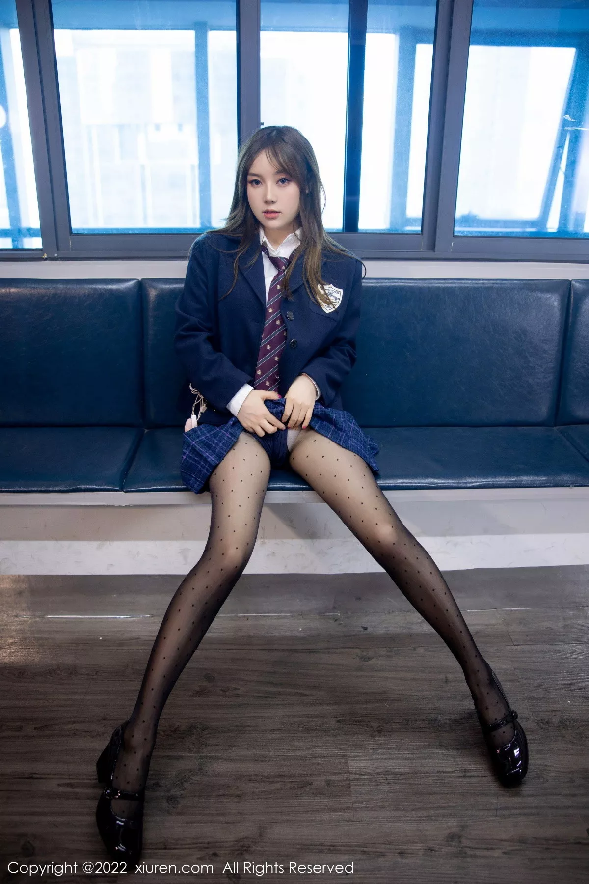 秀人集.com_[XiuRen秀人网]No.5899_模特豆瓣酱电车场景性感白T露浅色内衣配超薄黑丝丰满诱惑写真89P