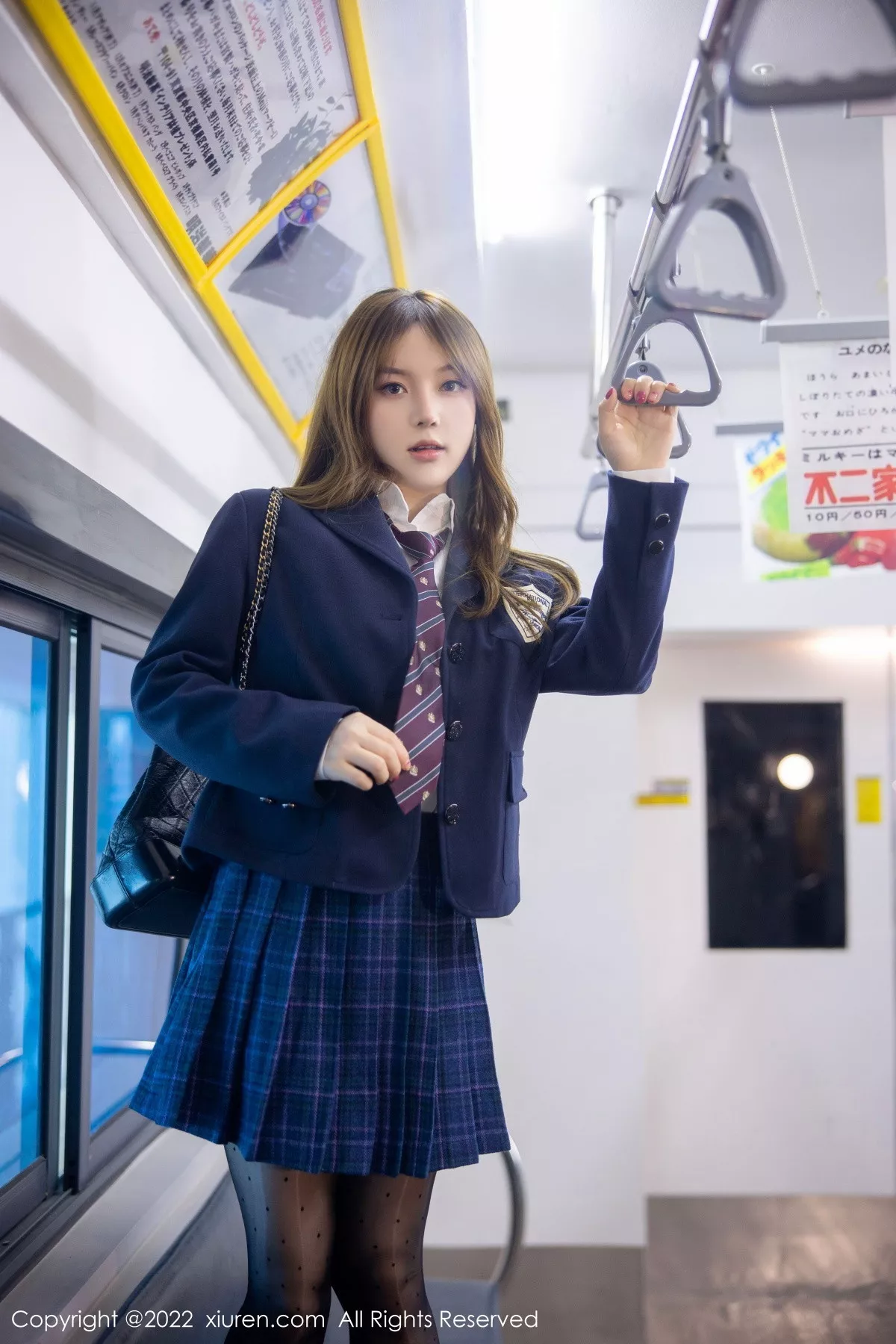 秀人集.com_[XiuRen秀人网]No.5899_模特豆瓣酱电车场景性感白T露浅色内衣配超薄黑丝丰满诱惑写真89P