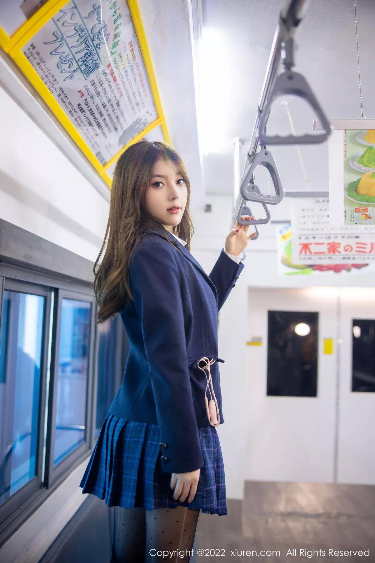 秀人集.com_[XiuRen秀人网]No.5899_模特豆瓣酱电车场景性感白T露浅色内衣配超薄黑丝丰满诱惑写真89P