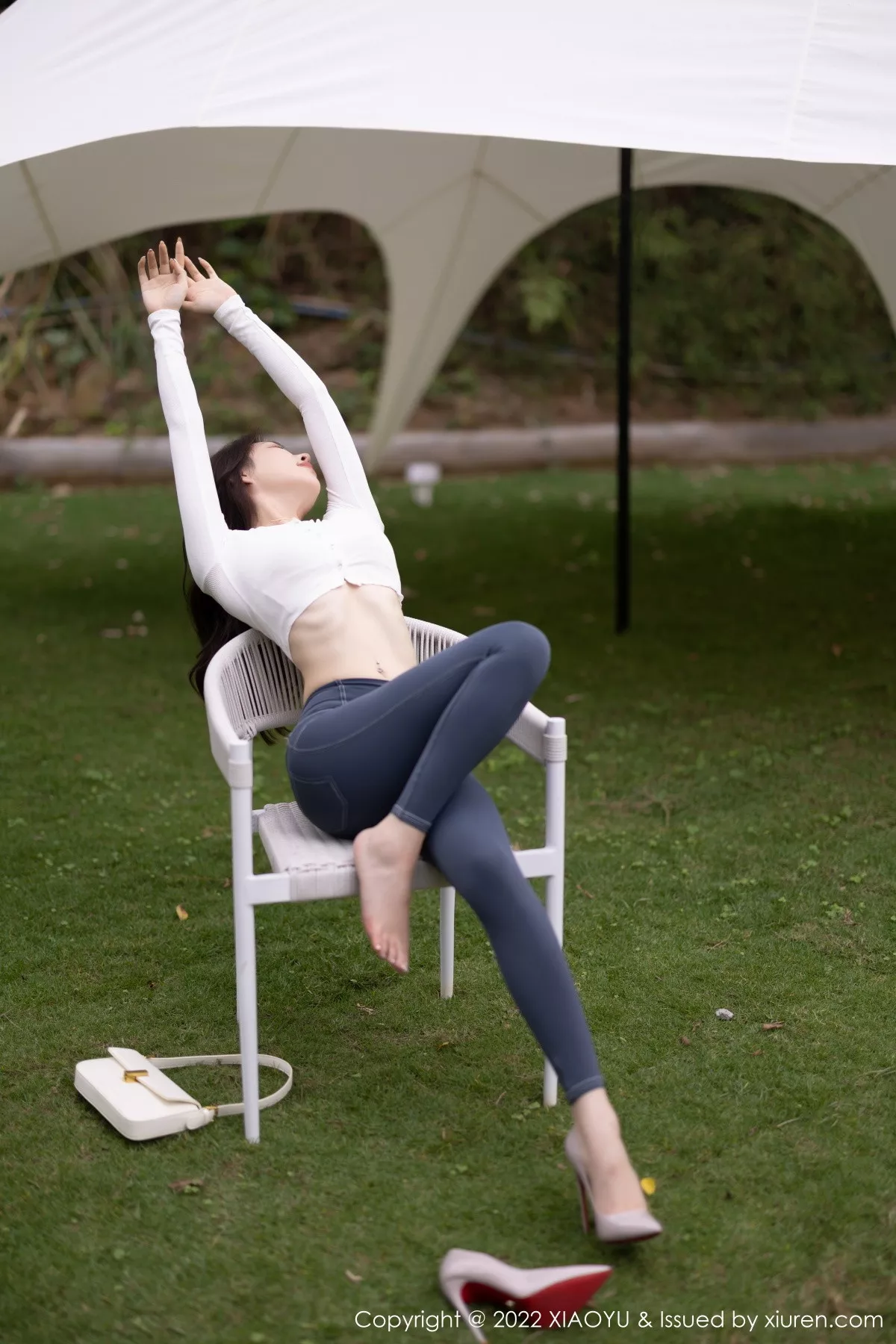 秀人集.com_[XiaoYu画语界]Vol.911_模特徐莉芝Booty白色收身衣配简约长裤+白色情趣内衣诱惑写真84P