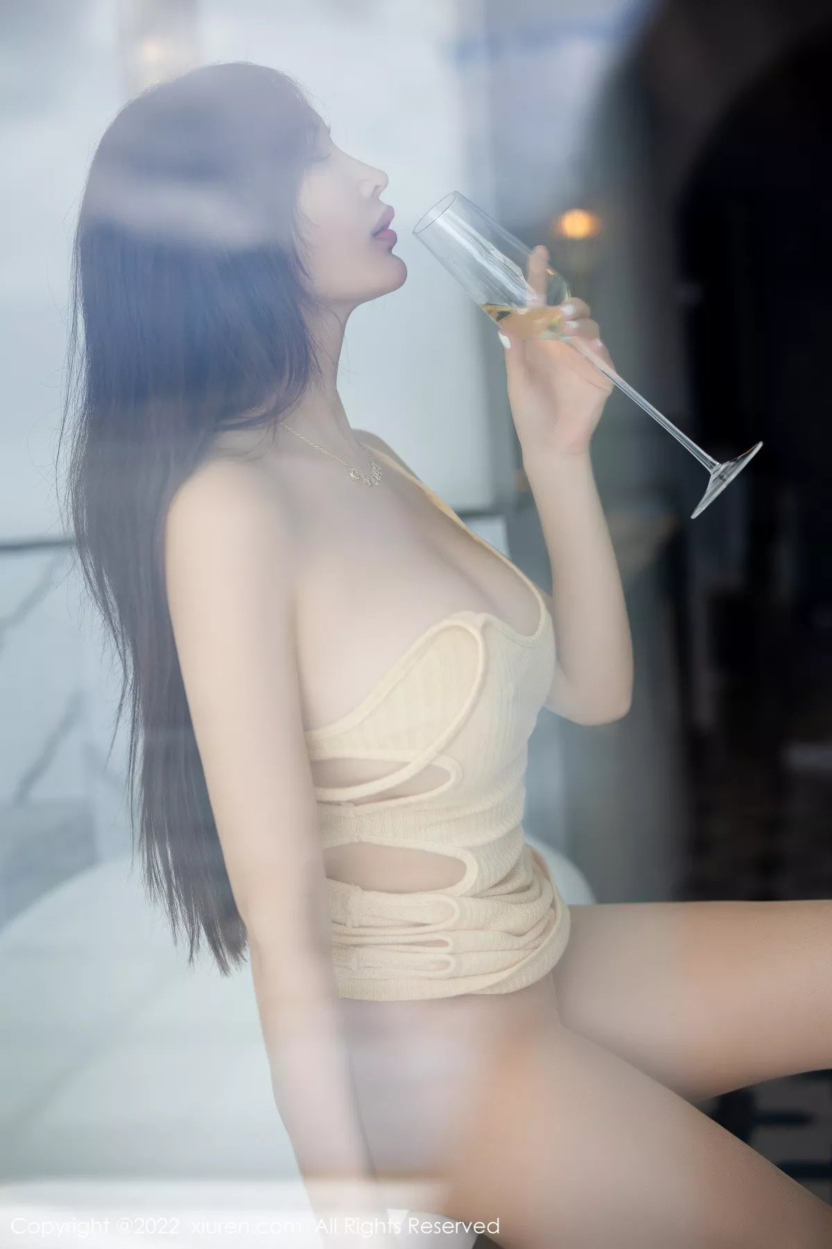 秀人集.com_[XiuRen秀人网]No.5912_女神奶瓶土肥圆大理旅拍黄色吊带短裙秀丰满身材惹火诱惑写真82P