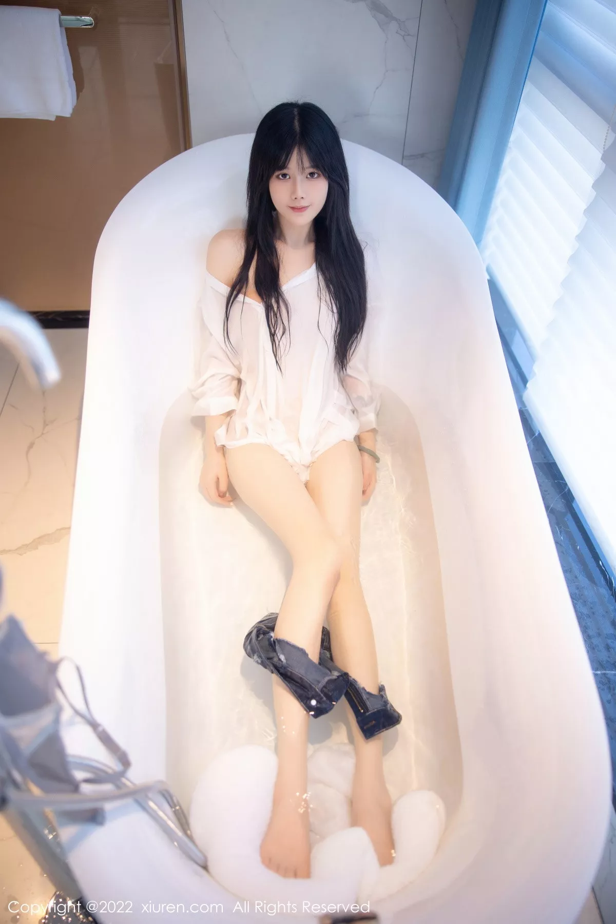 秀人集.com_[XiuRen秀人网]No.5909_模特77qiqi私房浴室脱性感白T露浅蓝色蕾丝内衣迷人诱惑写真85P