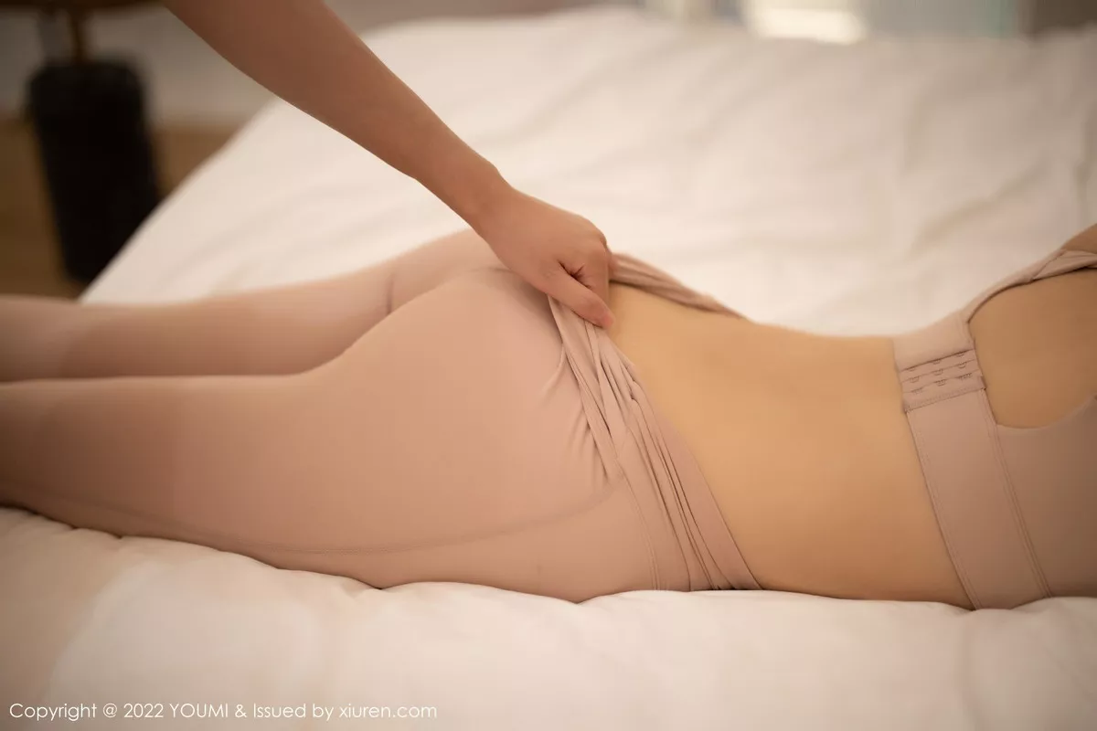 秀人集.com_[YouMi尤蜜荟]Vol.869_女神朱可儿Flora户外性感粉色服饰紧身秀丰满身材撩人诱惑写真110P