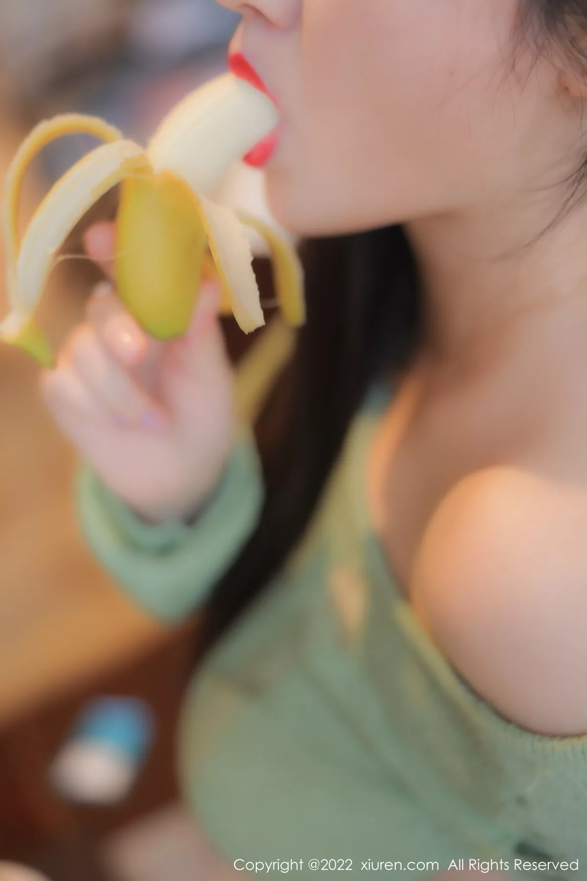 秀人集.com_[XiuRen秀人网]No.5919_模特诗诗kiki绿灰上衣配超短牛仔裤半脱秀惹火身段极致诱惑写真79P