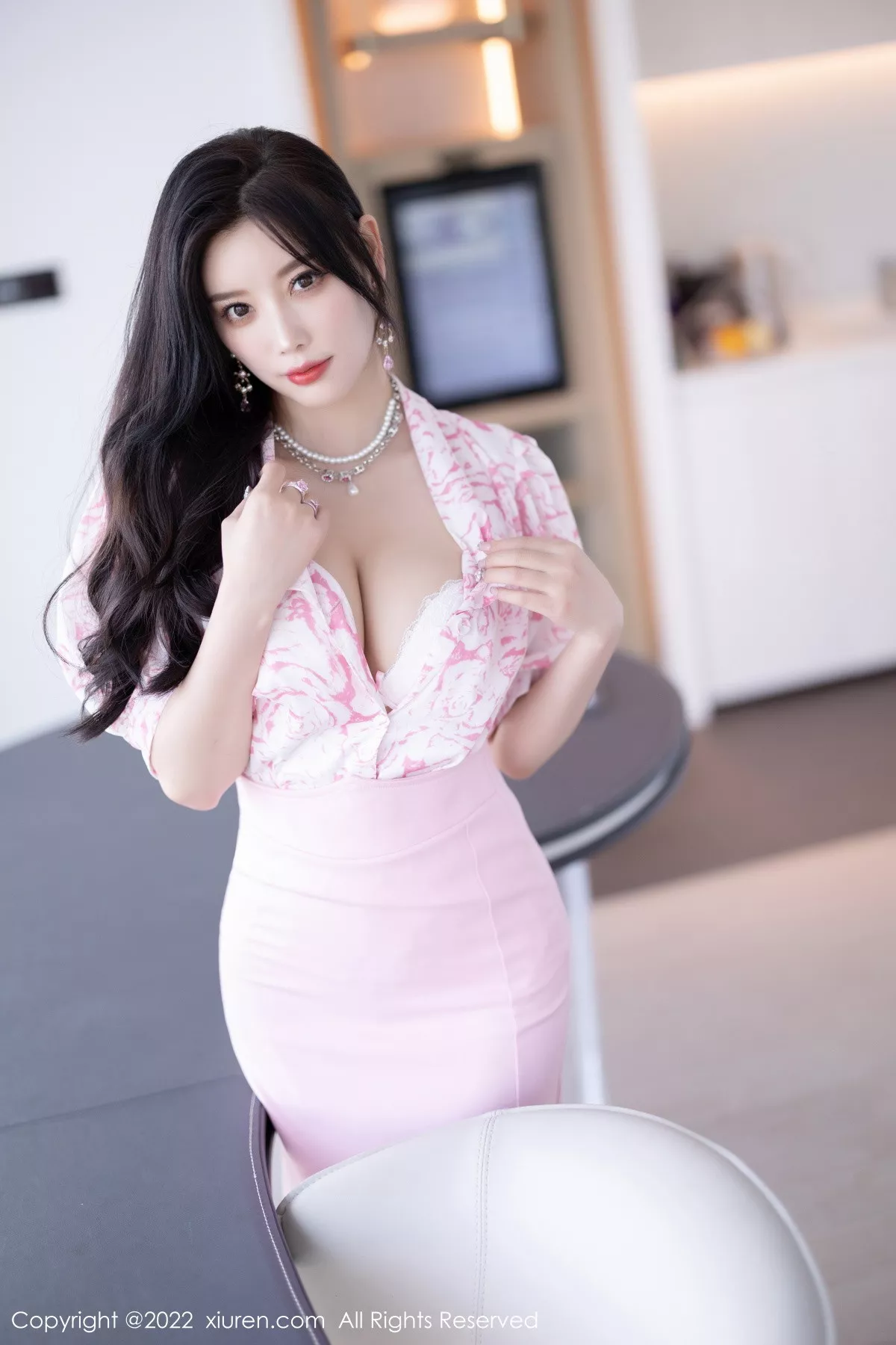 秀人集.com_[XiuRen秀人网]No.5927_女神杨晨晨Yome脱性感粉色上衣露白色内衣秀丰腴身材诱惑写真87P