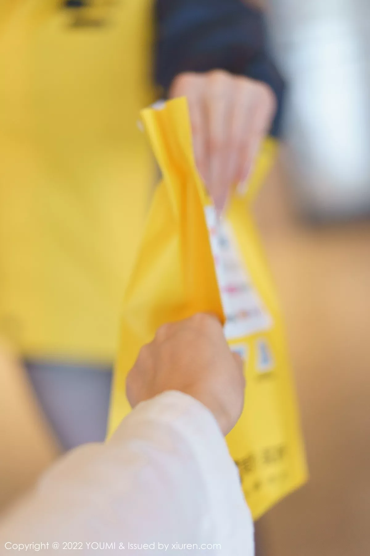 秀人集.com_[YouMi尤蜜荟]Vol.884_女神Carol周妍希角色扮演白上衣配皮短裙露黑色内衣诱惑写真108P