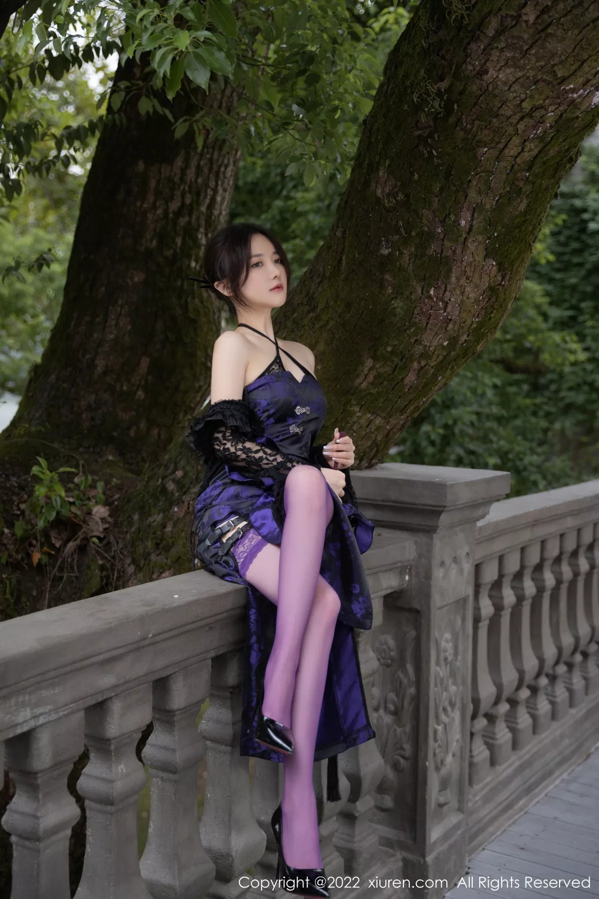 秀人集.com_[XiuRen秀人网]No.6074_模特鱼子酱Fish独角戏主题性感露肩连衣裙配紫色丝袜诱惑写真79P