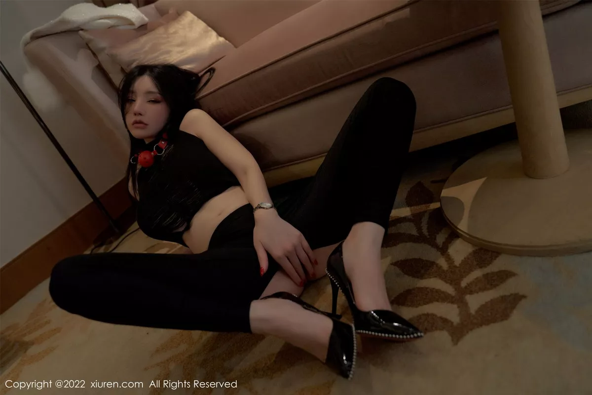 秀人集.com_[XiuRen秀人网]No.6073_女神周于希Sally元旦的夜主题性感黑色服饰秀白嫩翘臀诱惑写真80P