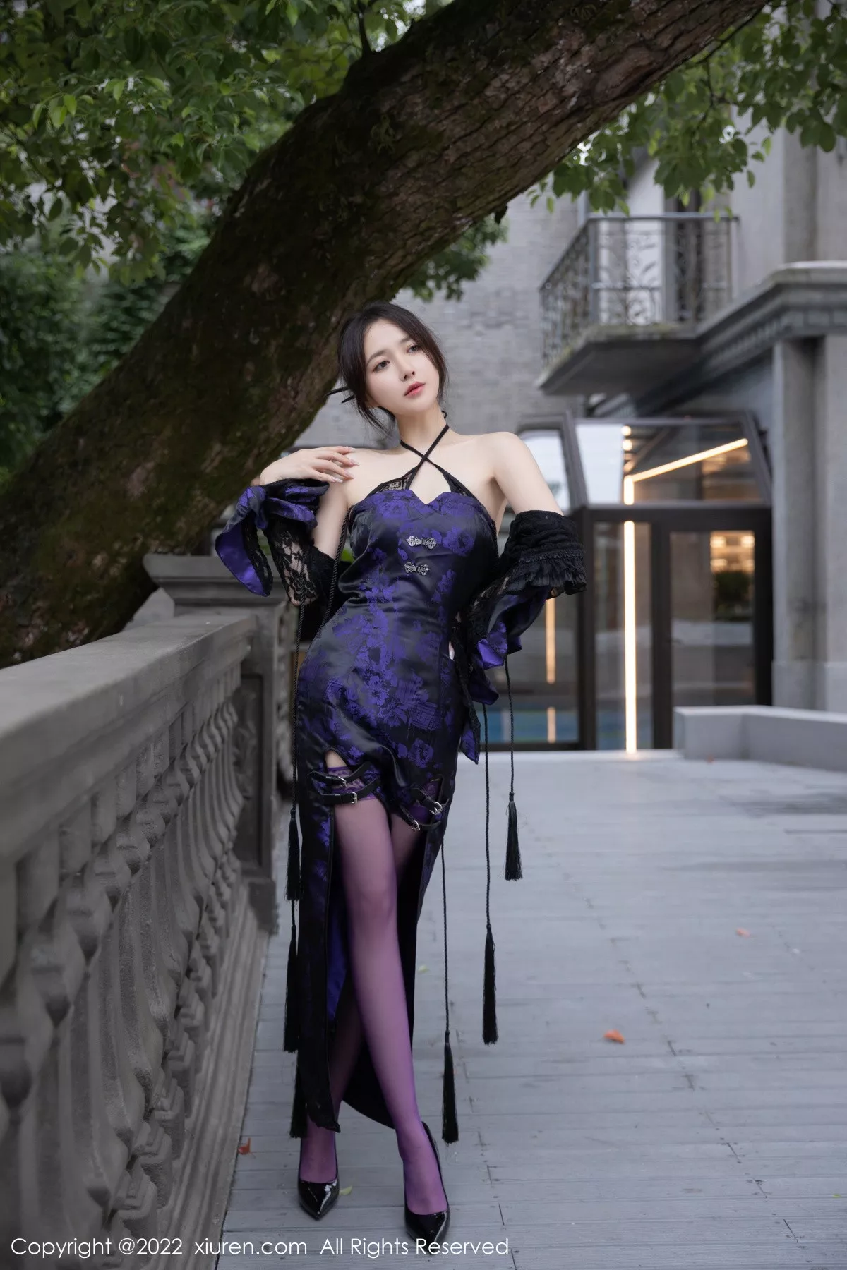 秀人集.com_[XiuRen秀人网]No.6074_模特鱼子酱Fish独角戏主题性感露肩连衣裙配紫色丝袜诱惑写真79P