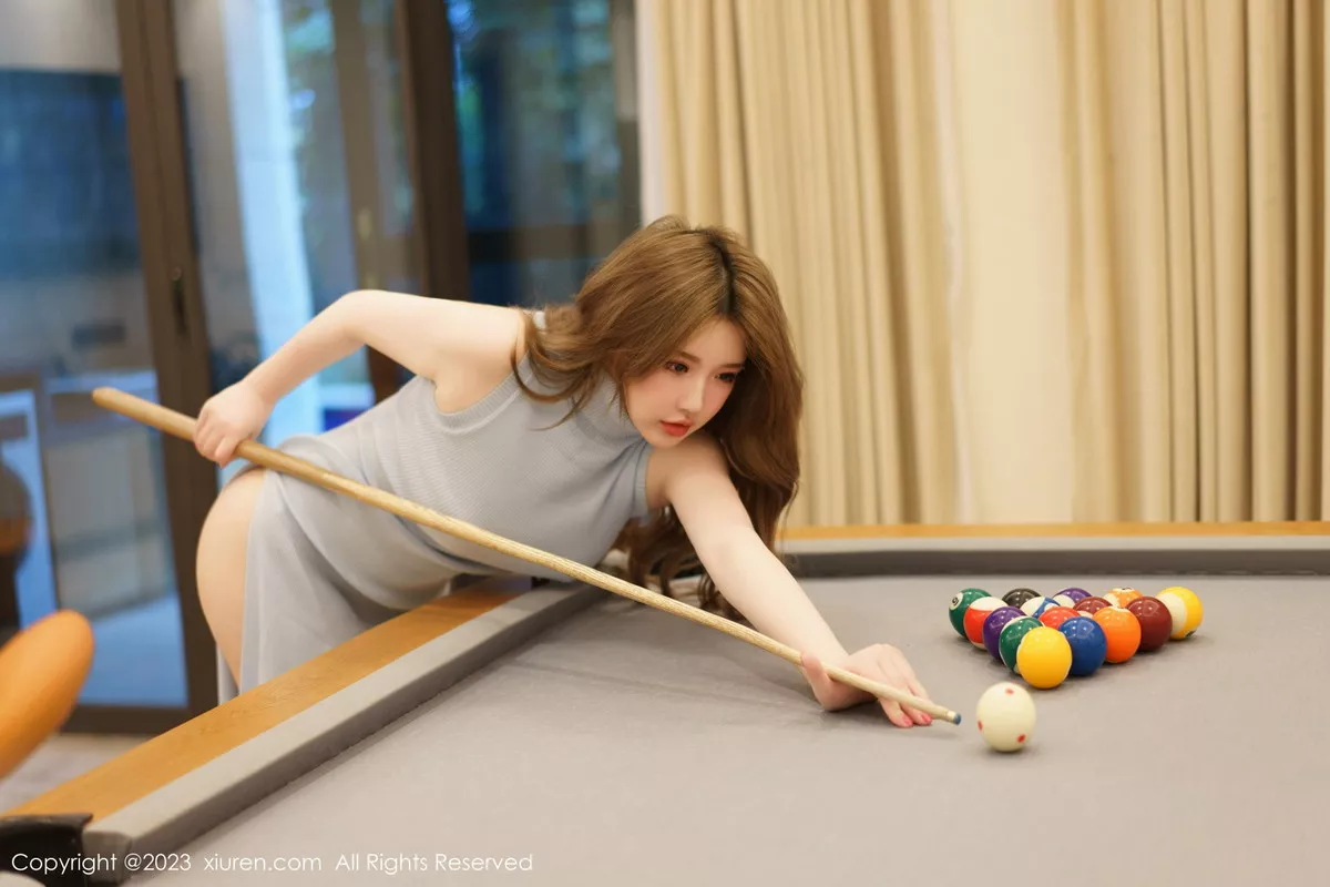 秀人集.com_[XiuRen秀人网]No.6085_模特小海臀Rena三亚旅拍桌球室性感连衣裙秀浑圆美臀诱惑写真60P