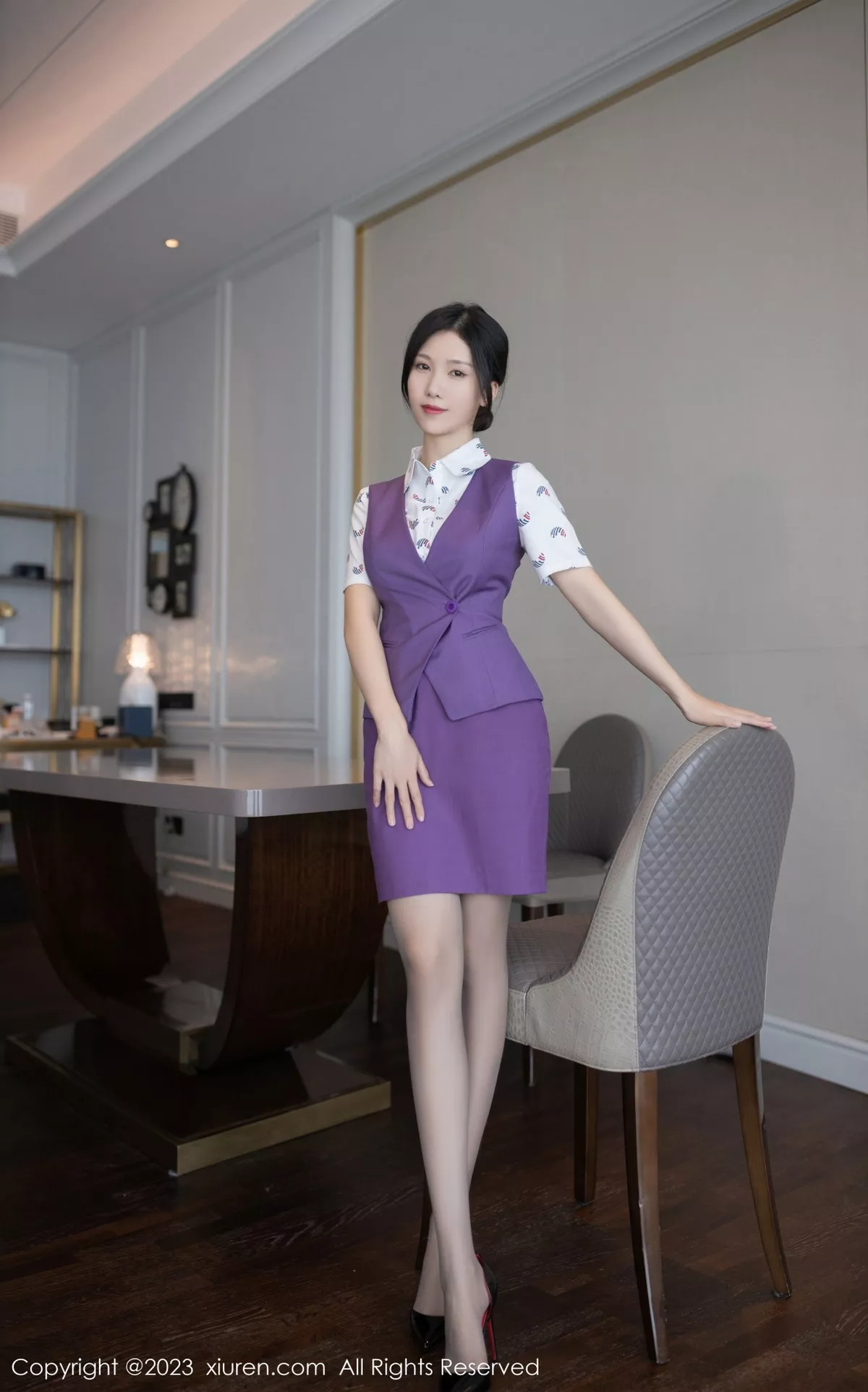 秀人集.com_[XiuRen秀人网]No.6084_模特利世脱空姐制服露紫色内衣配超薄黑丝秀曼妙身姿诱惑写真78P