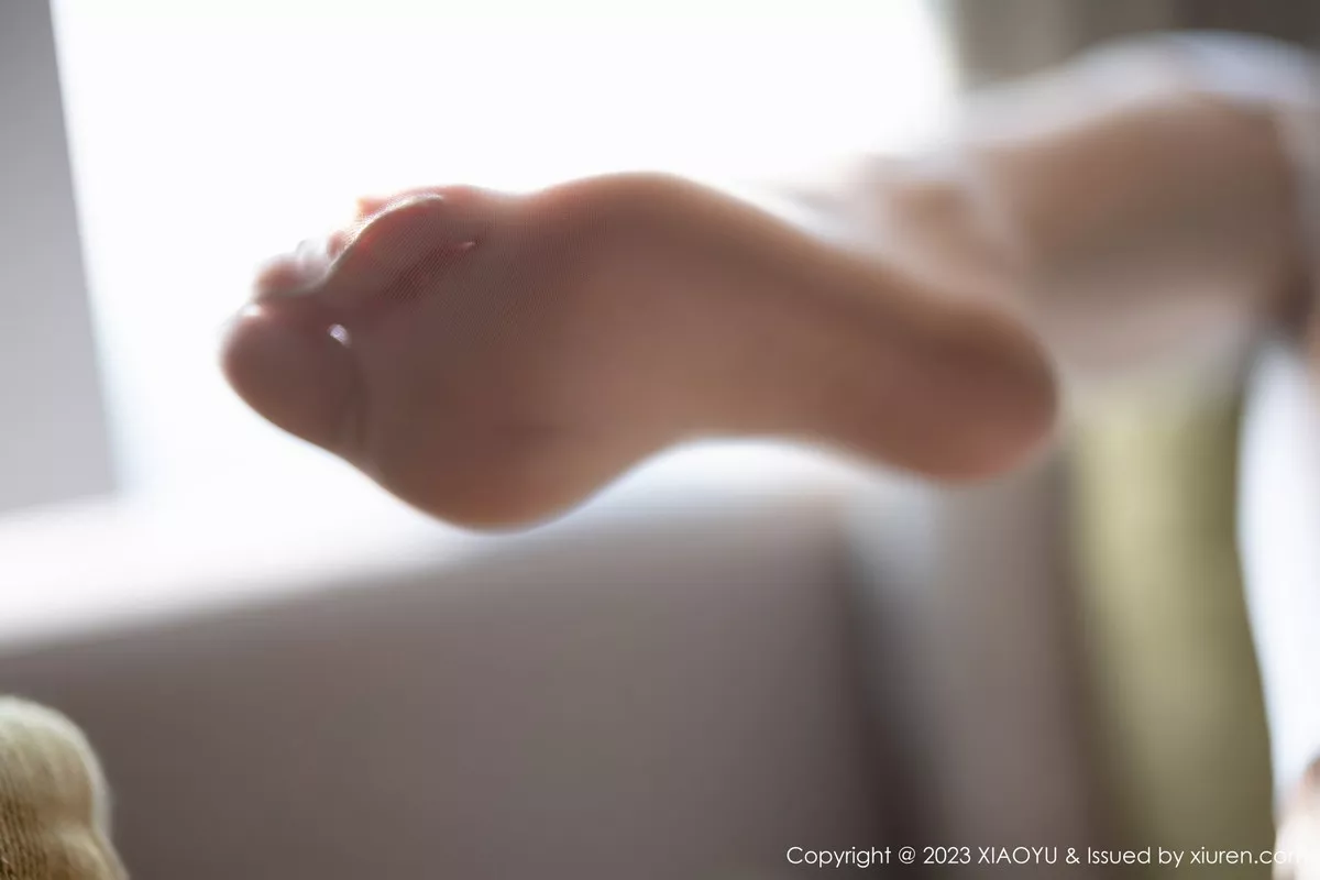 秀人集.com_[XiaoYu画语界]Vol.940_女神徐莉芝Booty浅暖色上衣配白色长裤露白色刺绣内衣诱惑写真93P