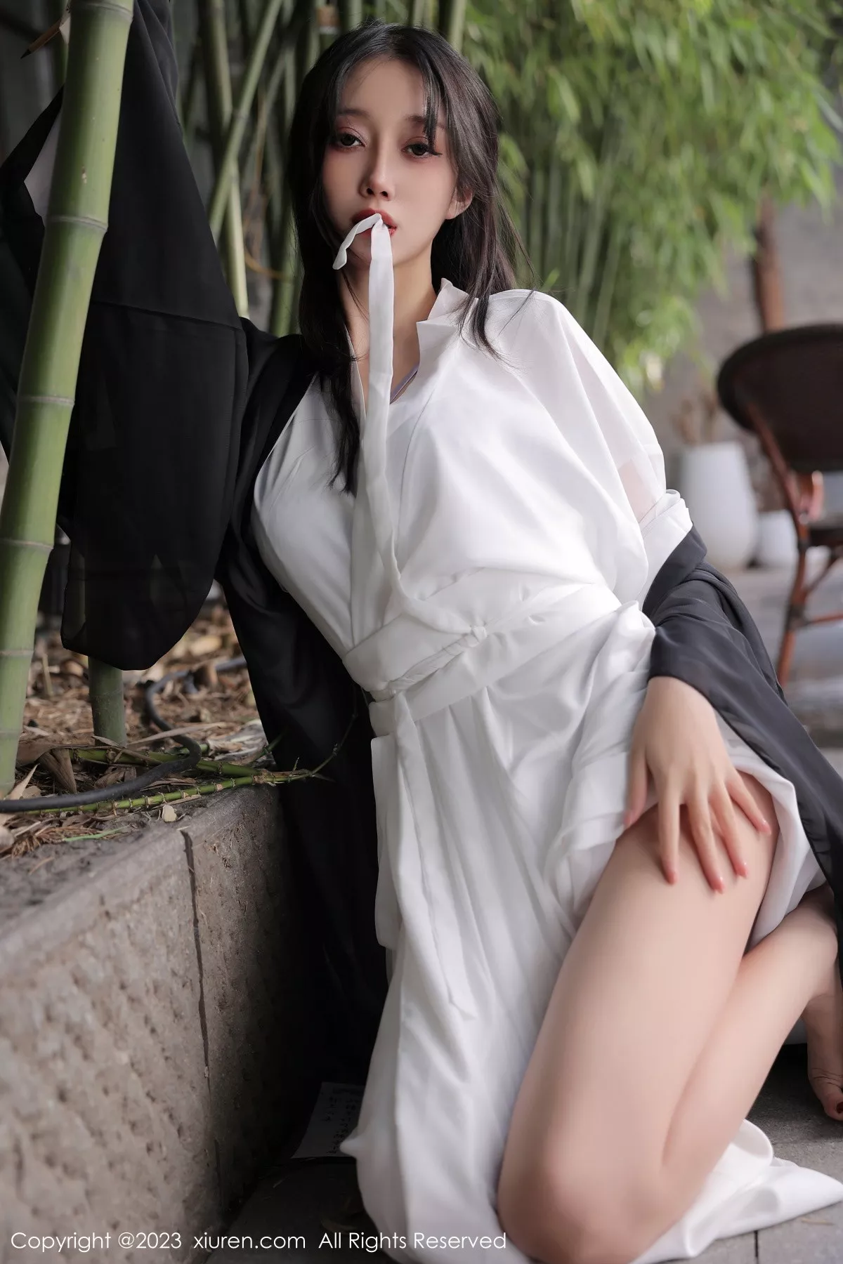 秀人集.com_[XiuRen秀人网]No.6094_模特玥儿玥er海南旅拍脱白色古装服饰露性感内衣撩人诱惑写真55P