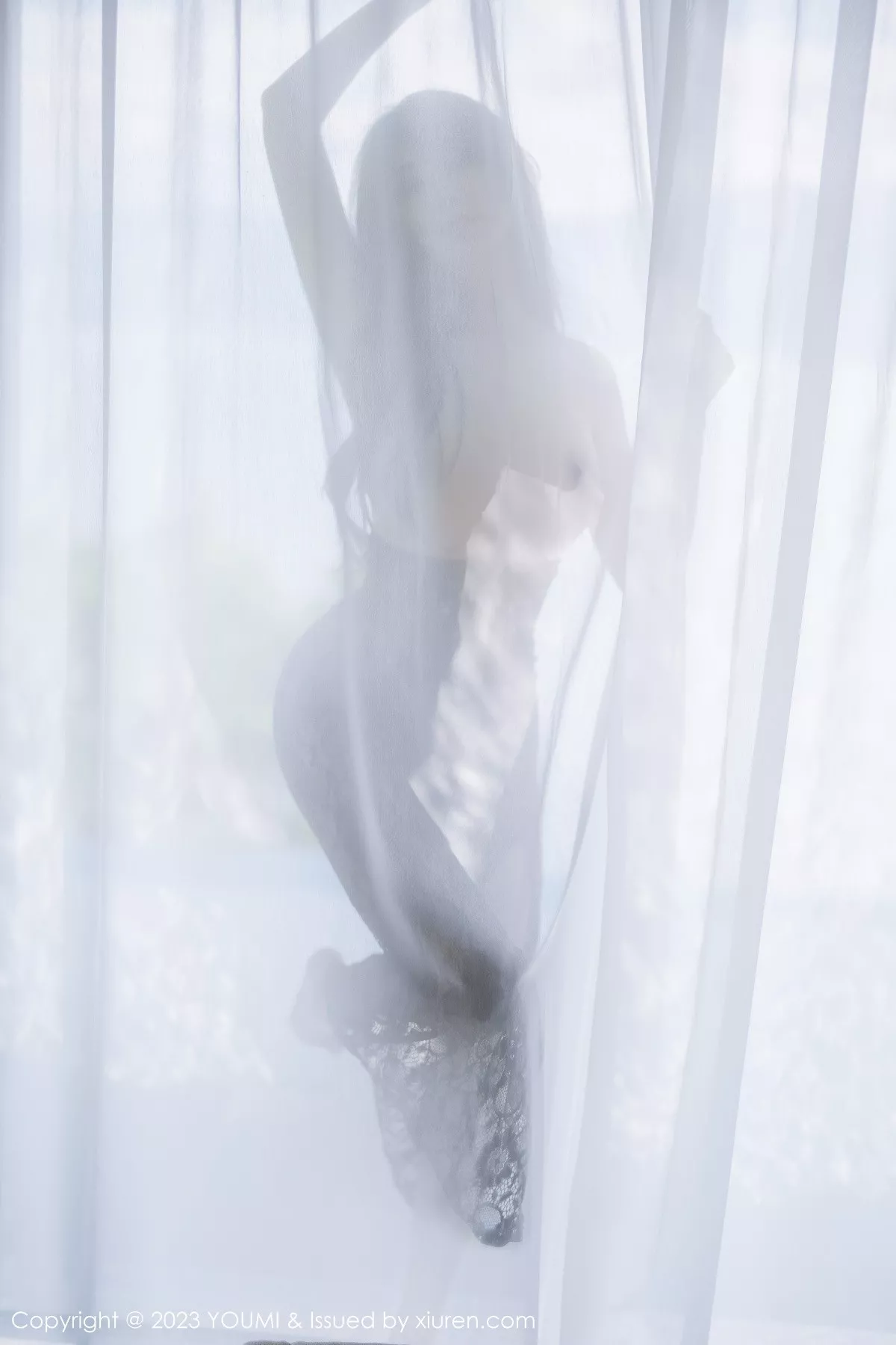 秀人集.com_[YouMi尤蜜荟]Vol.887_女神Carol周妍希大理旅拍黑色网纱连衣长裙秀完美身材诱惑写真80P